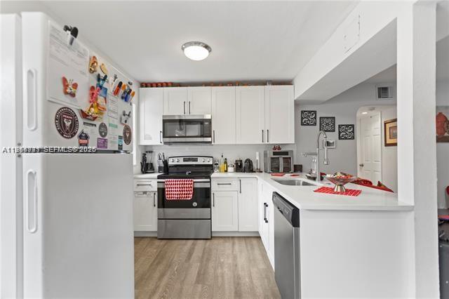 HOLLYWOOD HIGHLANDS PARK - Residential
