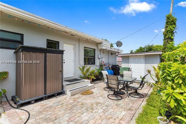 HOLLYWOOD HIGHLANDS PARK - Residential