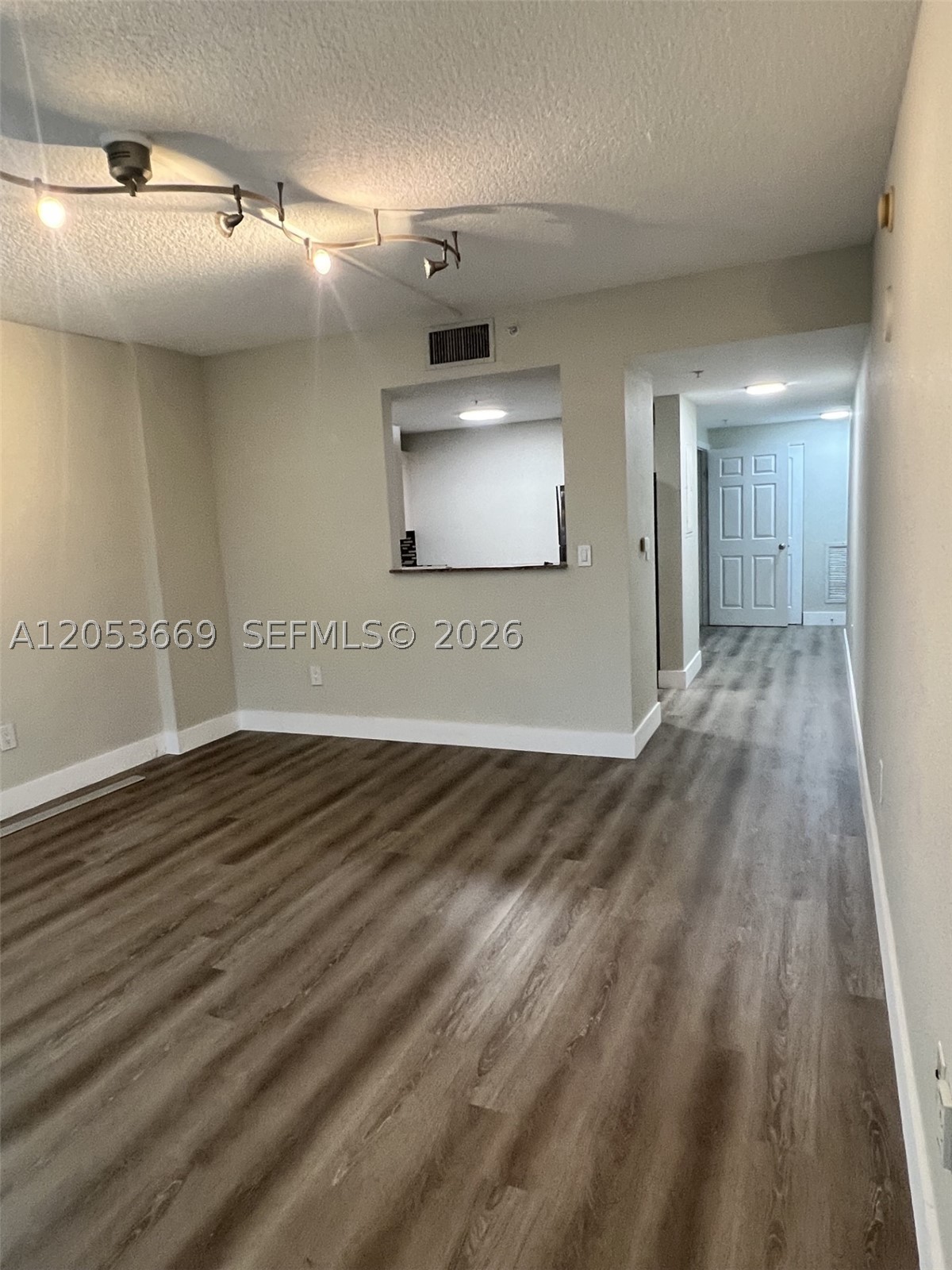 DOUGLAS GRAND CONDO - Residential Lease