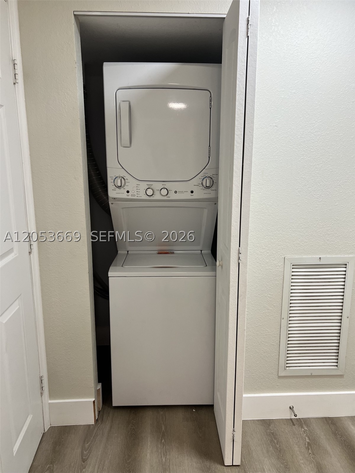 DOUGLAS GRAND CONDO - Residential Lease