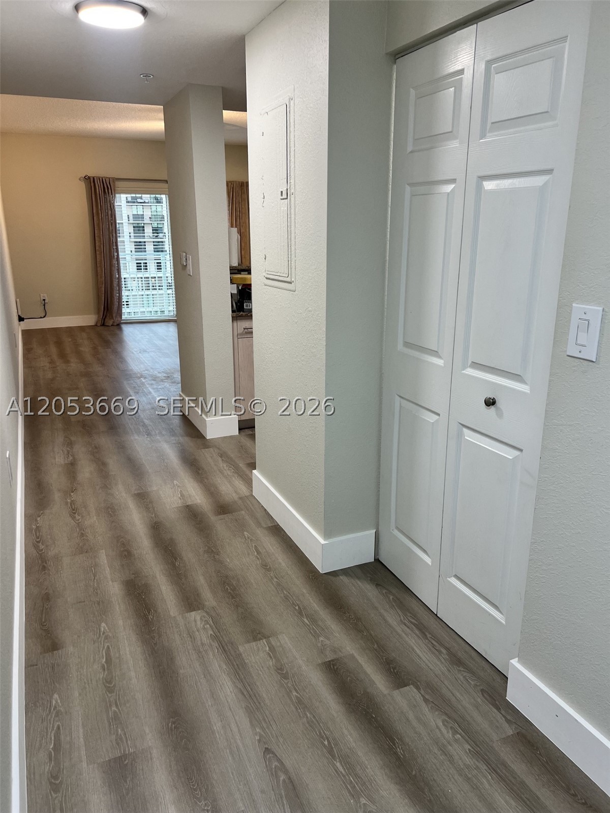 DOUGLAS GRAND CONDO - Residential Lease