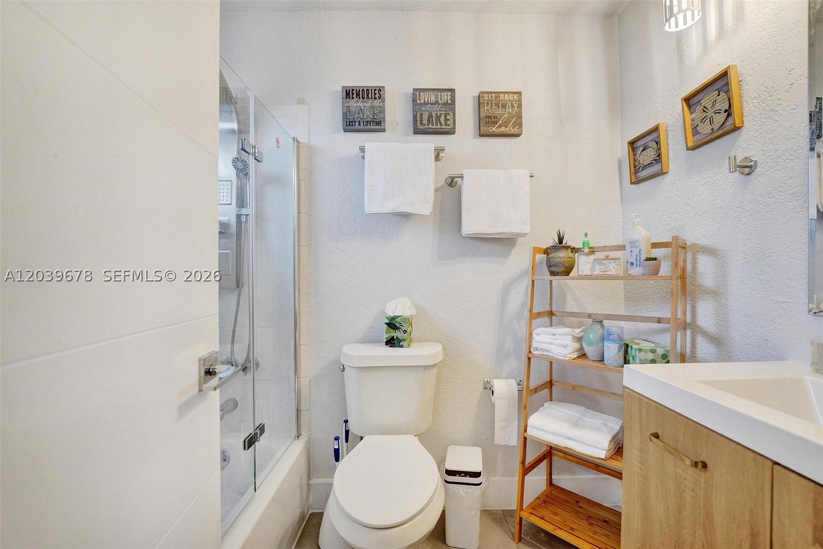 LA BEAU ACRES FIRST UNIT - Residential