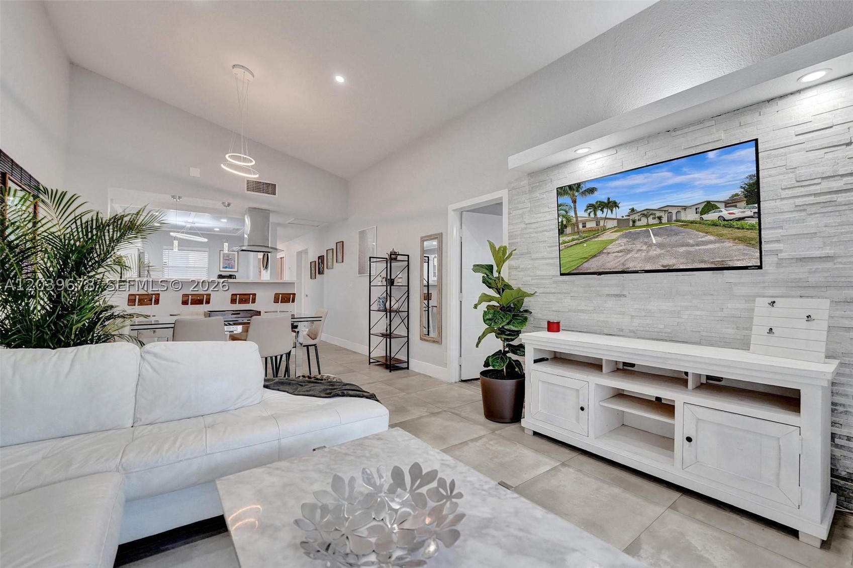 LA BEAU ACRES FIRST UNIT - Residential
