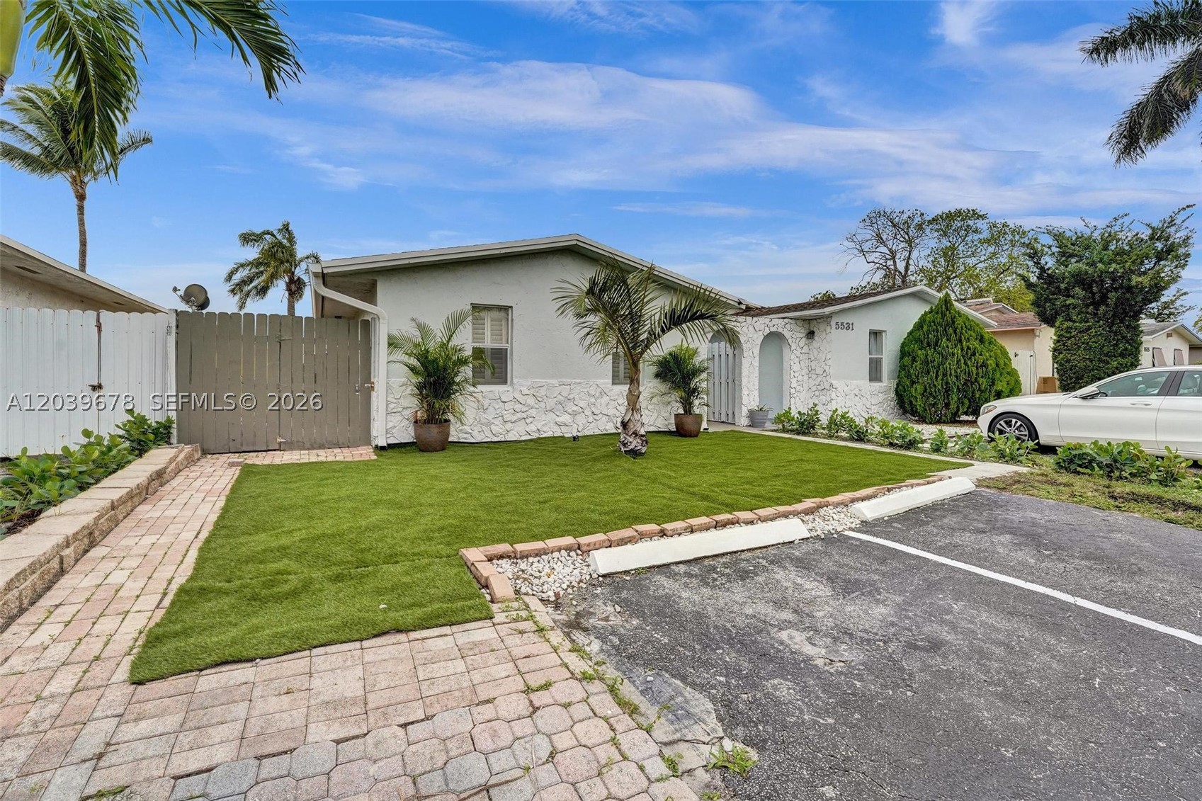 LA BEAU ACRES FIRST UNIT - Residential