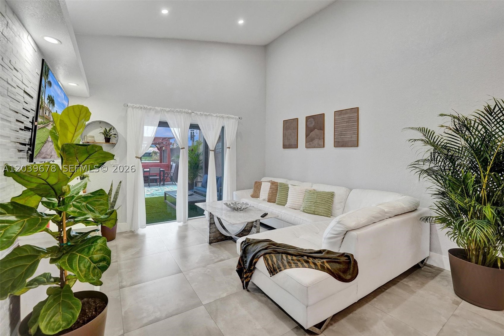 LA BEAU ACRES FIRST UNIT - Residential