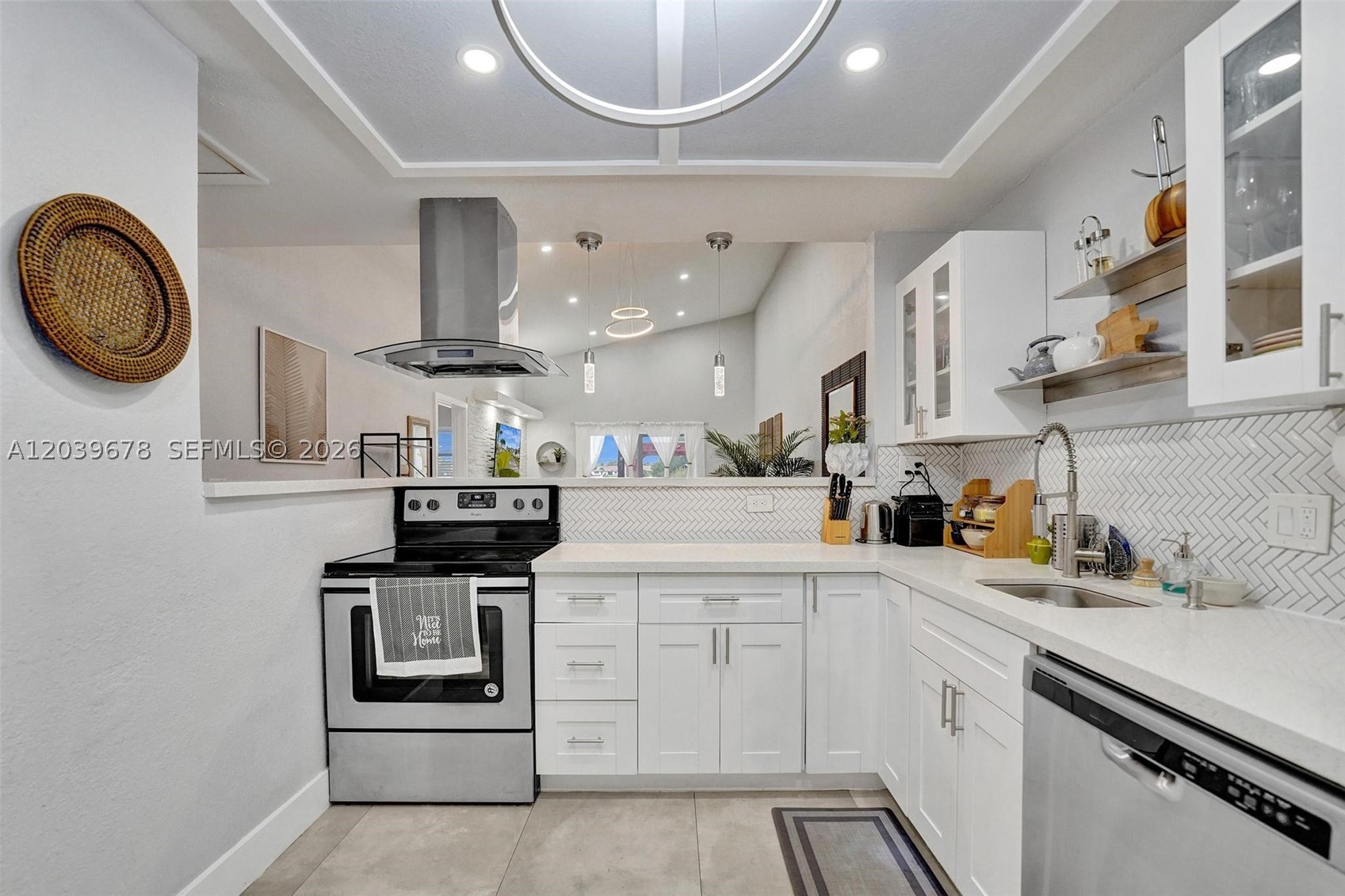 LA BEAU ACRES FIRST UNIT - Residential