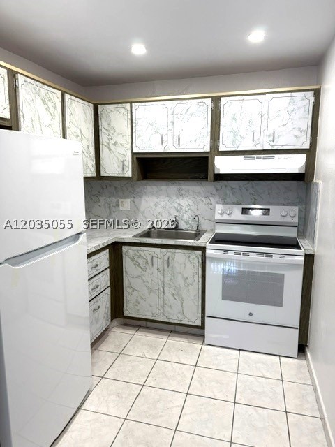 EL CID CONDO - Residential Lease