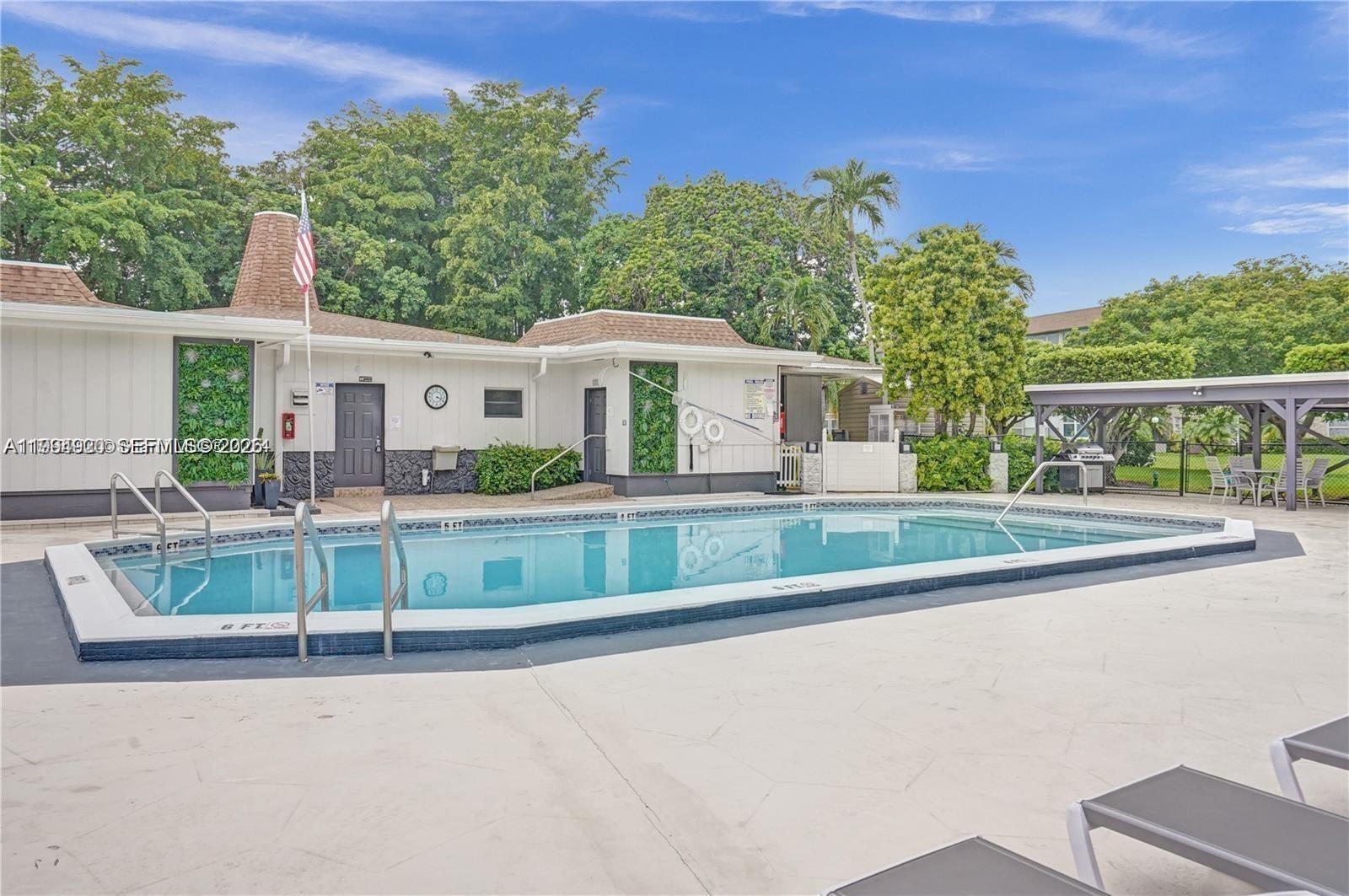 THISTLE GARDENS CONDO - Residential