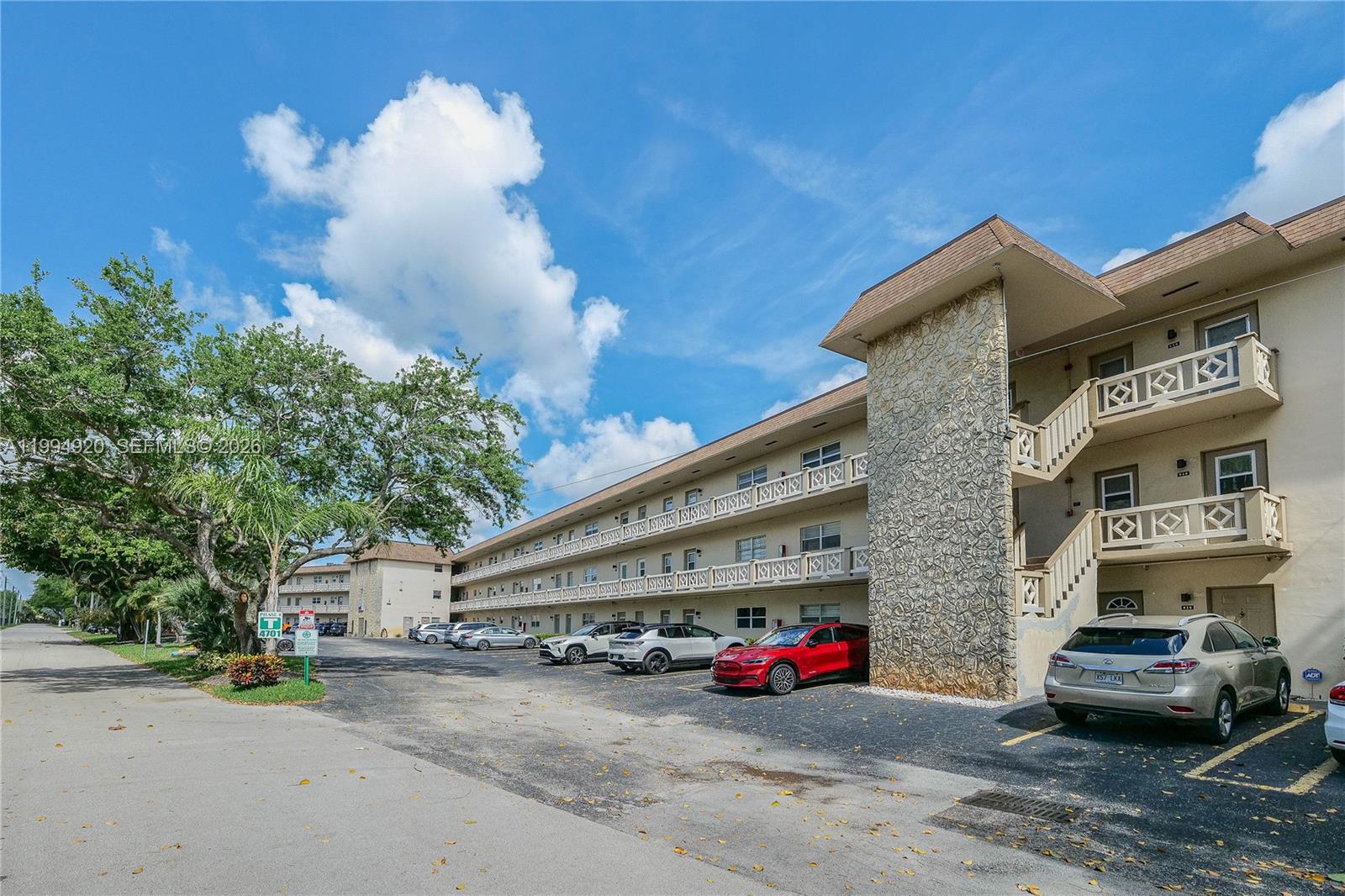 THISTLE GARDENS CONDO - Residential
