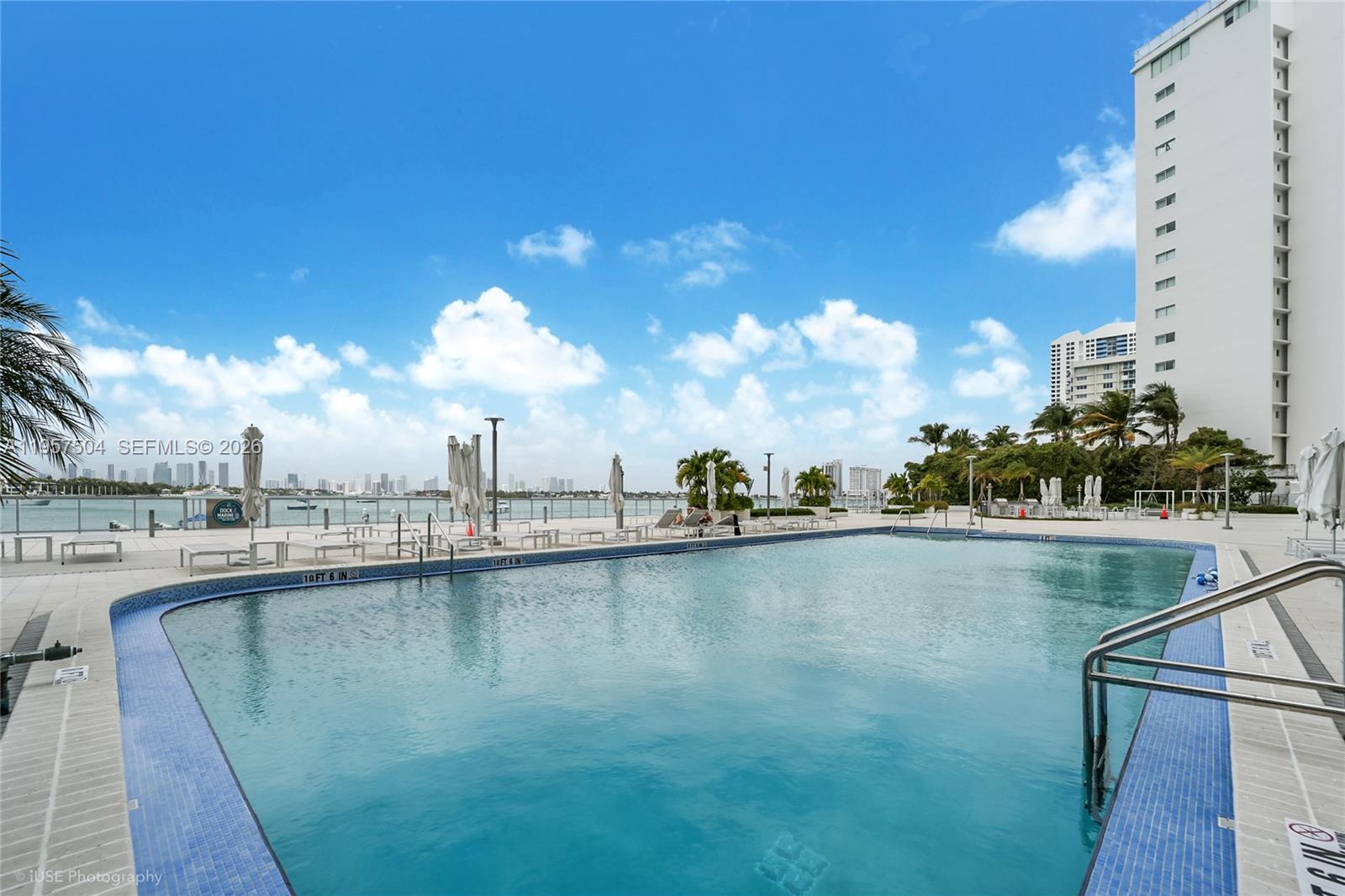 MIRADOR 1000 CONDO - Residential