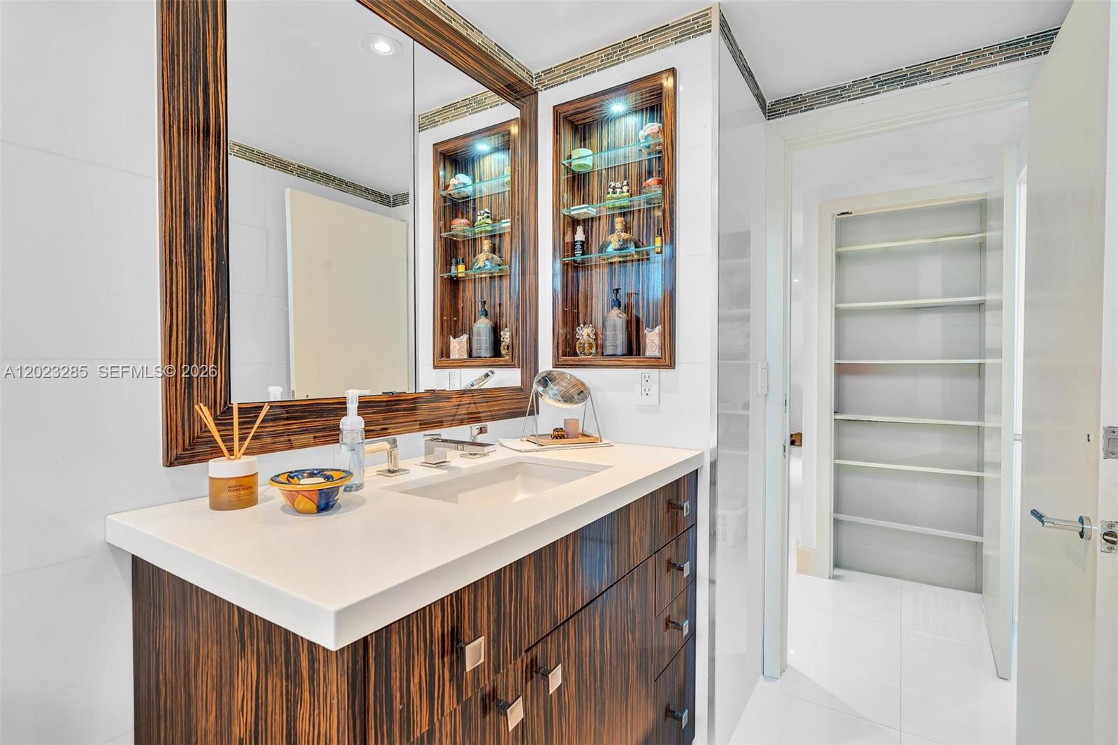 OLYMPUS CONDO PHASE - Residential