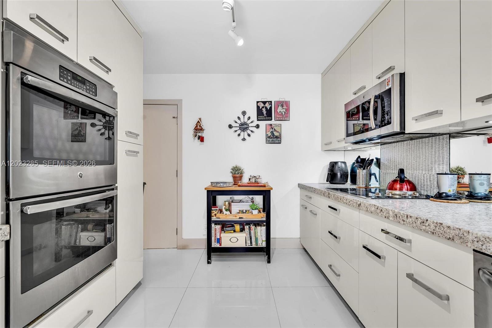 OLYMPUS CONDO PHASE - Residential