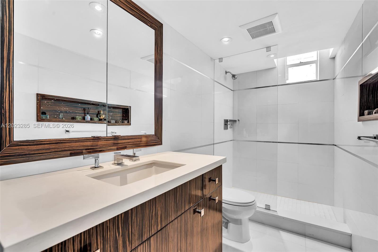 OLYMPUS CONDO PHASE - Residential