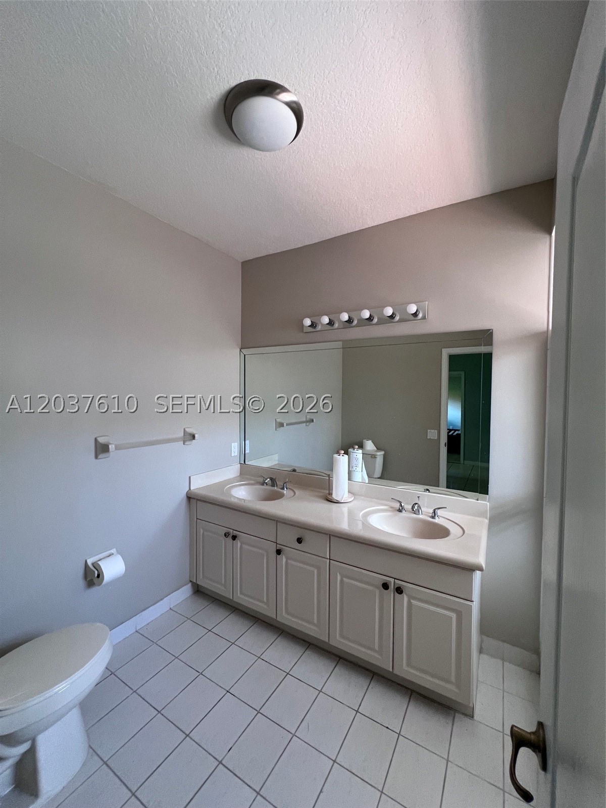 GARDEN HILLS WEST - Residential Lease