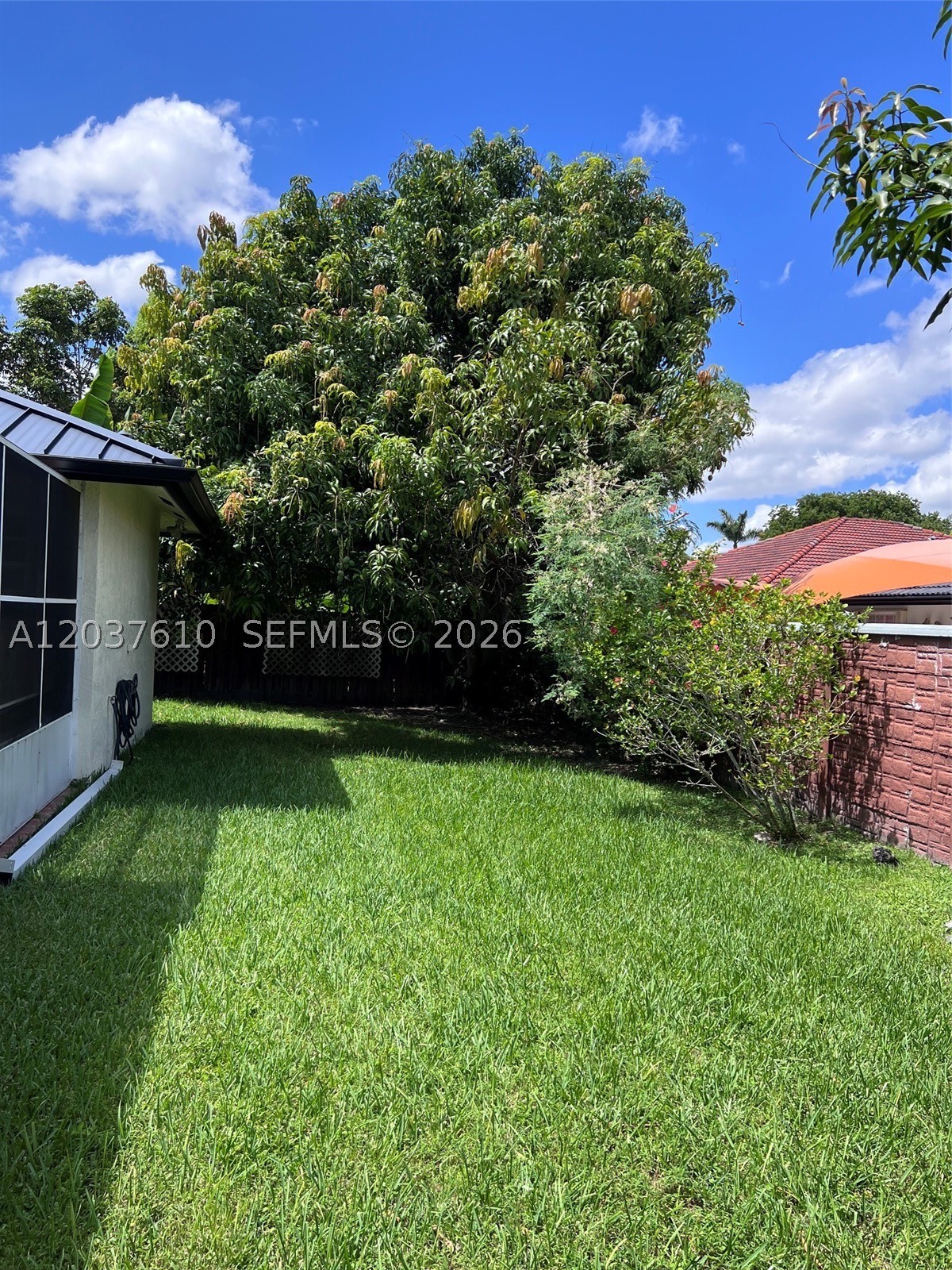 GARDEN HILLS WEST - Residential Lease