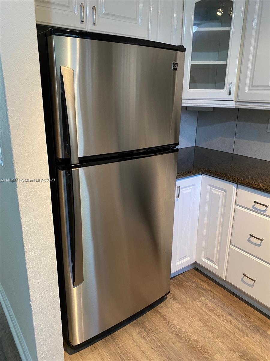 VILLAS OF PINECREST CONDO - Residential Lease