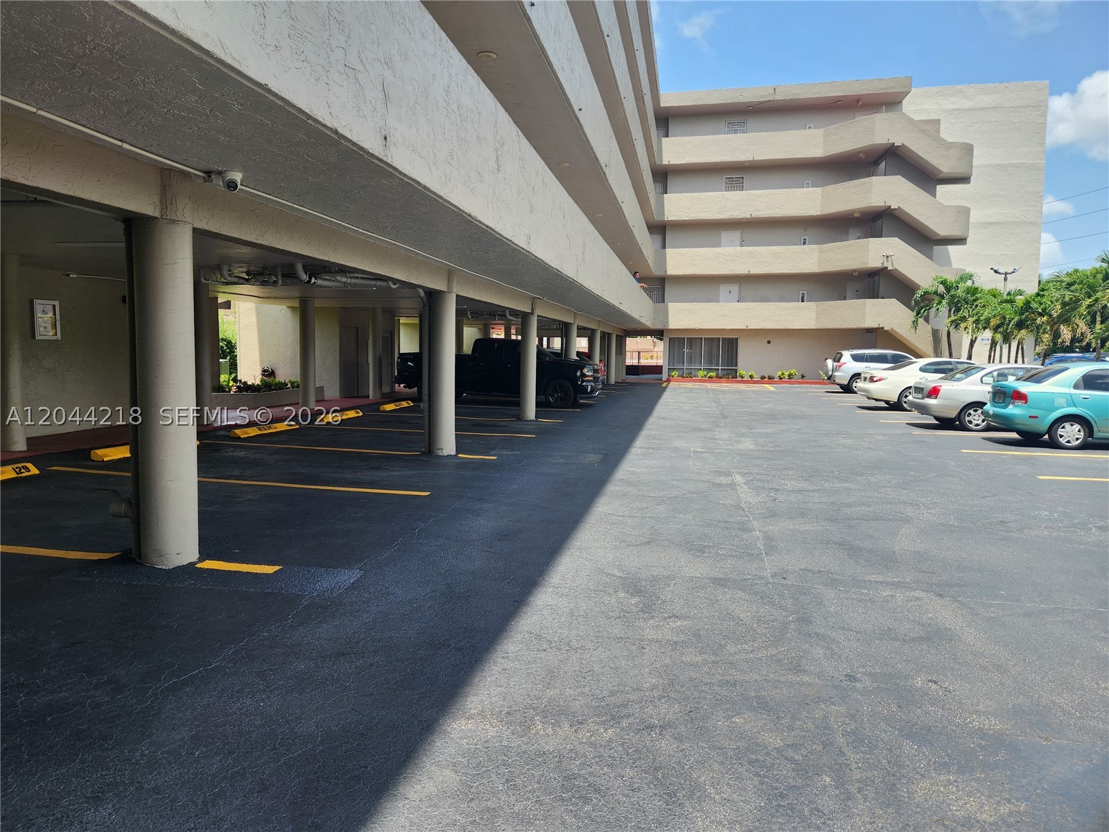 SANDALWOOD CONDO APTS - Residential Lease