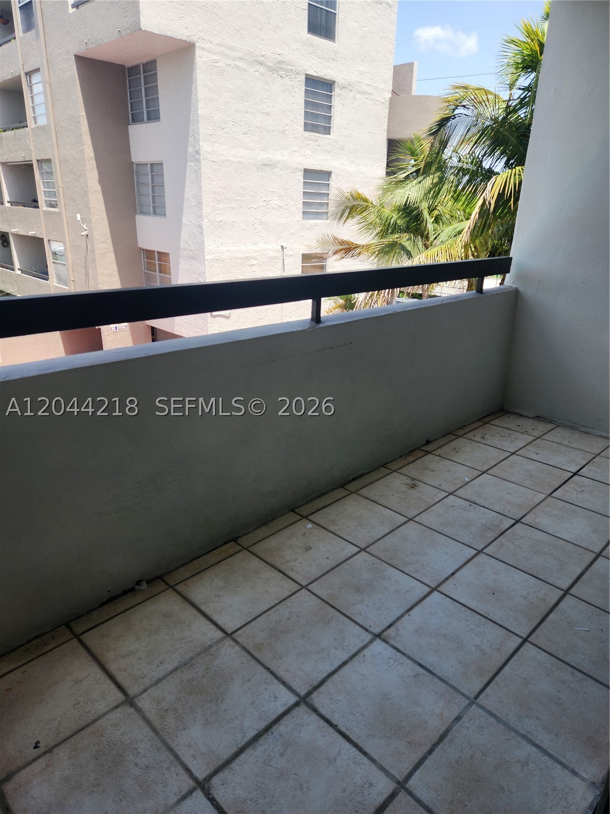 SANDALWOOD CONDO APTS - Residential Lease