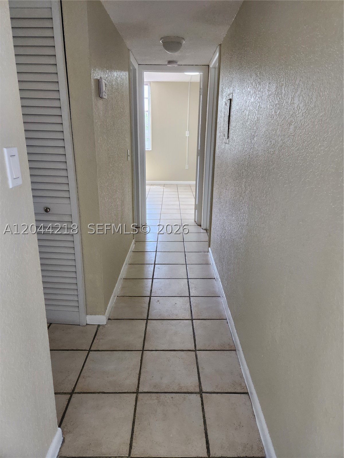 SANDALWOOD CONDO APTS - Residential Lease