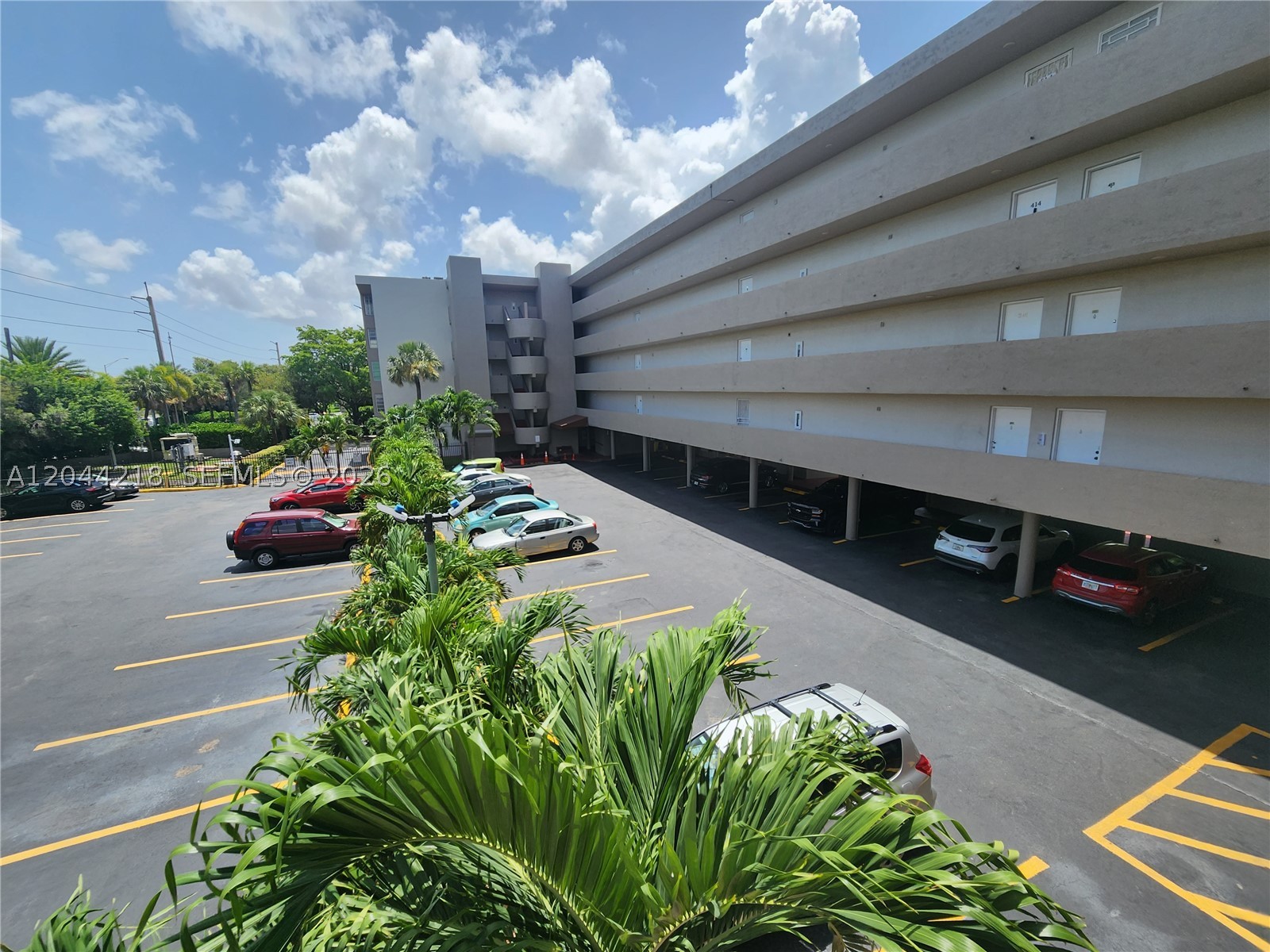 SANDALWOOD CONDO APTS - Residential Lease