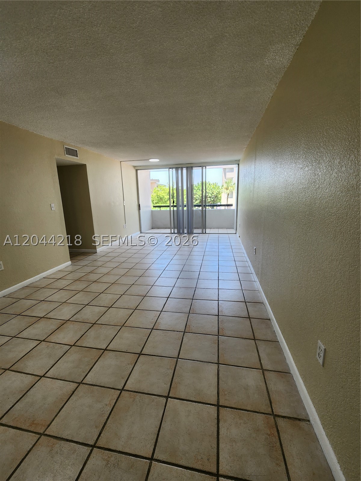 SANDALWOOD CONDO APTS - Residential Lease