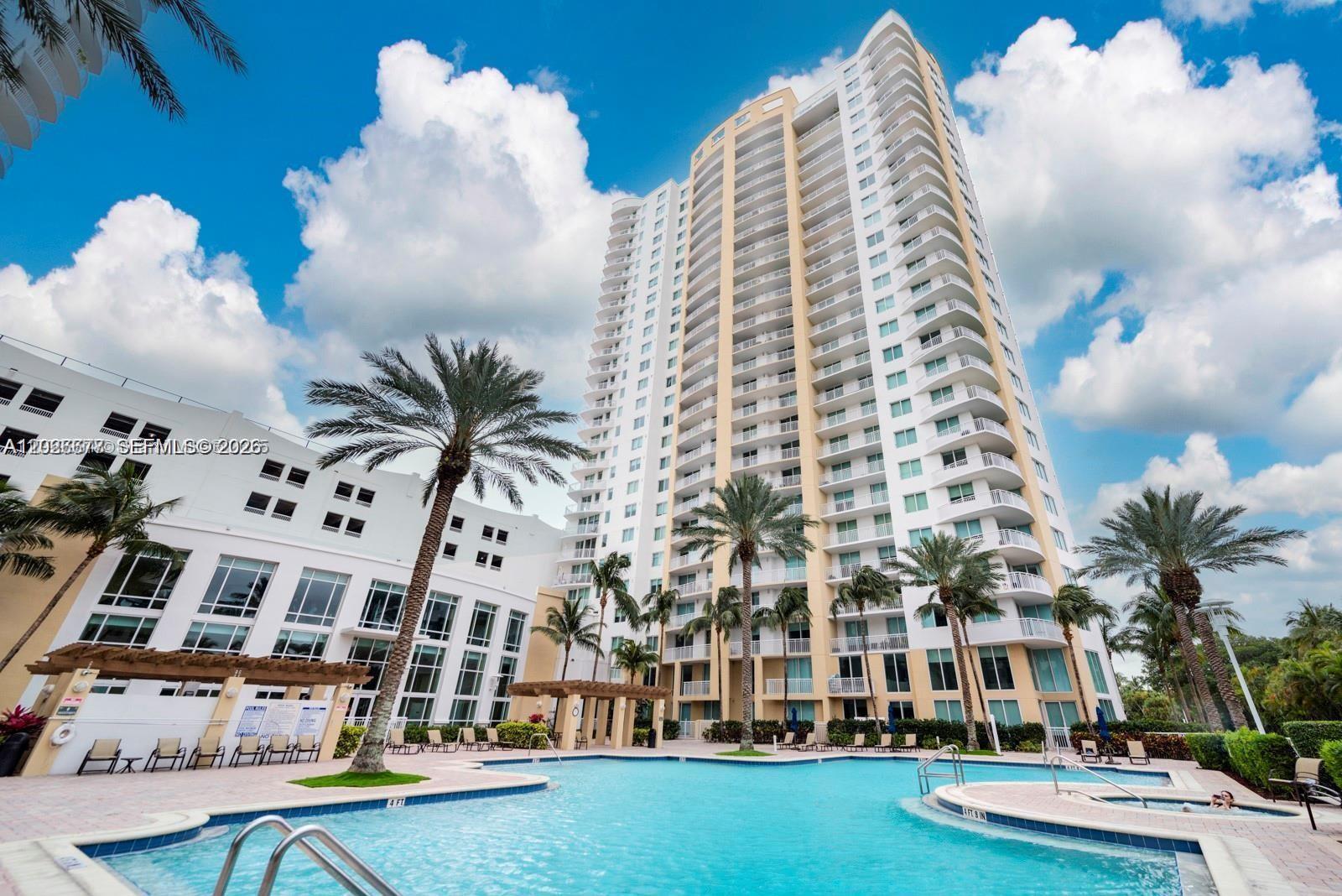 DUO CONDOMINIUM WEST - Residential