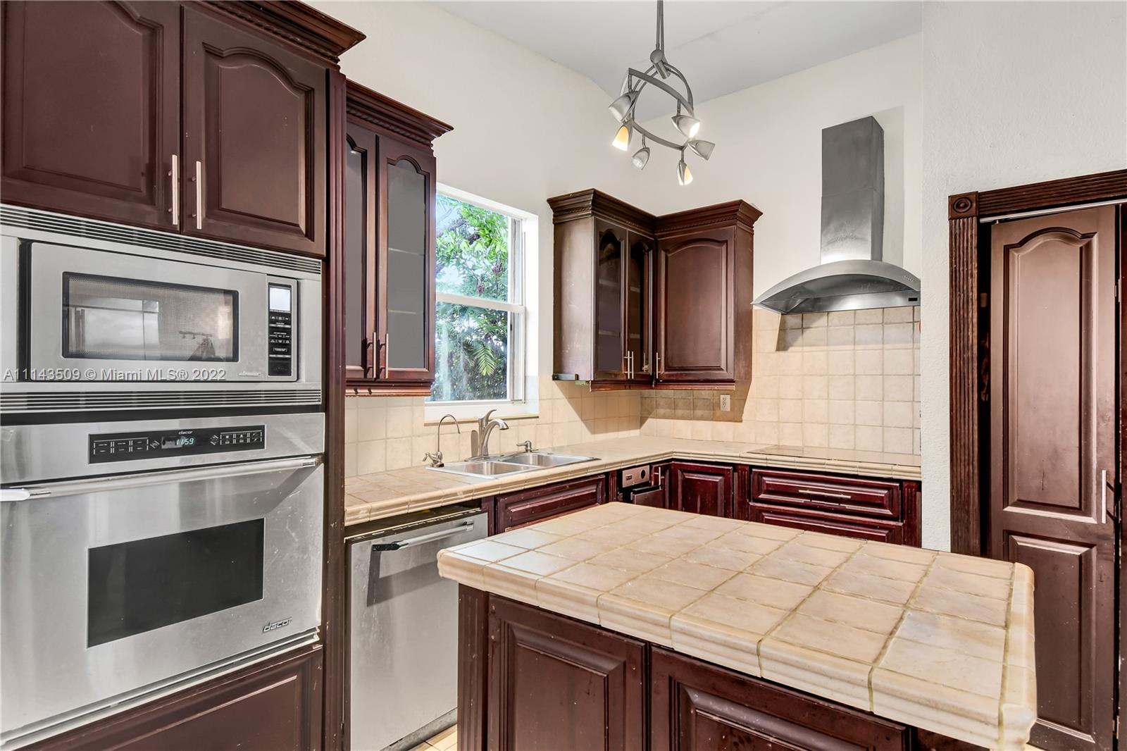 CORAL WAY VILLAGE SEC A P - Residential