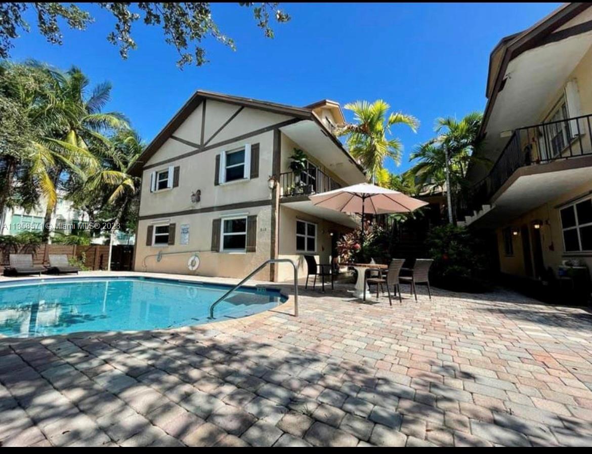 Its time to live in the heart of Fort Lauderdale at Victoria Park! This 1 bedroom 1 bath condo has an upgraded kitchen with granite counter tops, remodeled bathroom and tile floor throughout. Plenty of natural lighting coming through the impact windows. Community features manicured gardens, a fenced pool and a BBQ area. Bike ride or walk to Las Olas! Close to downtown and the beach too!