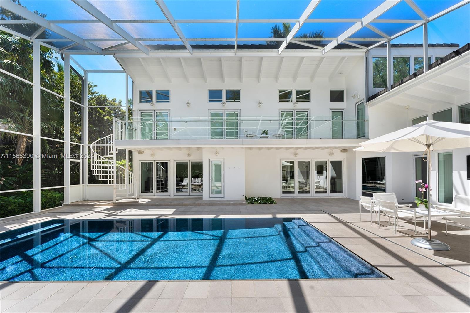 THE MOORINGS - Residential