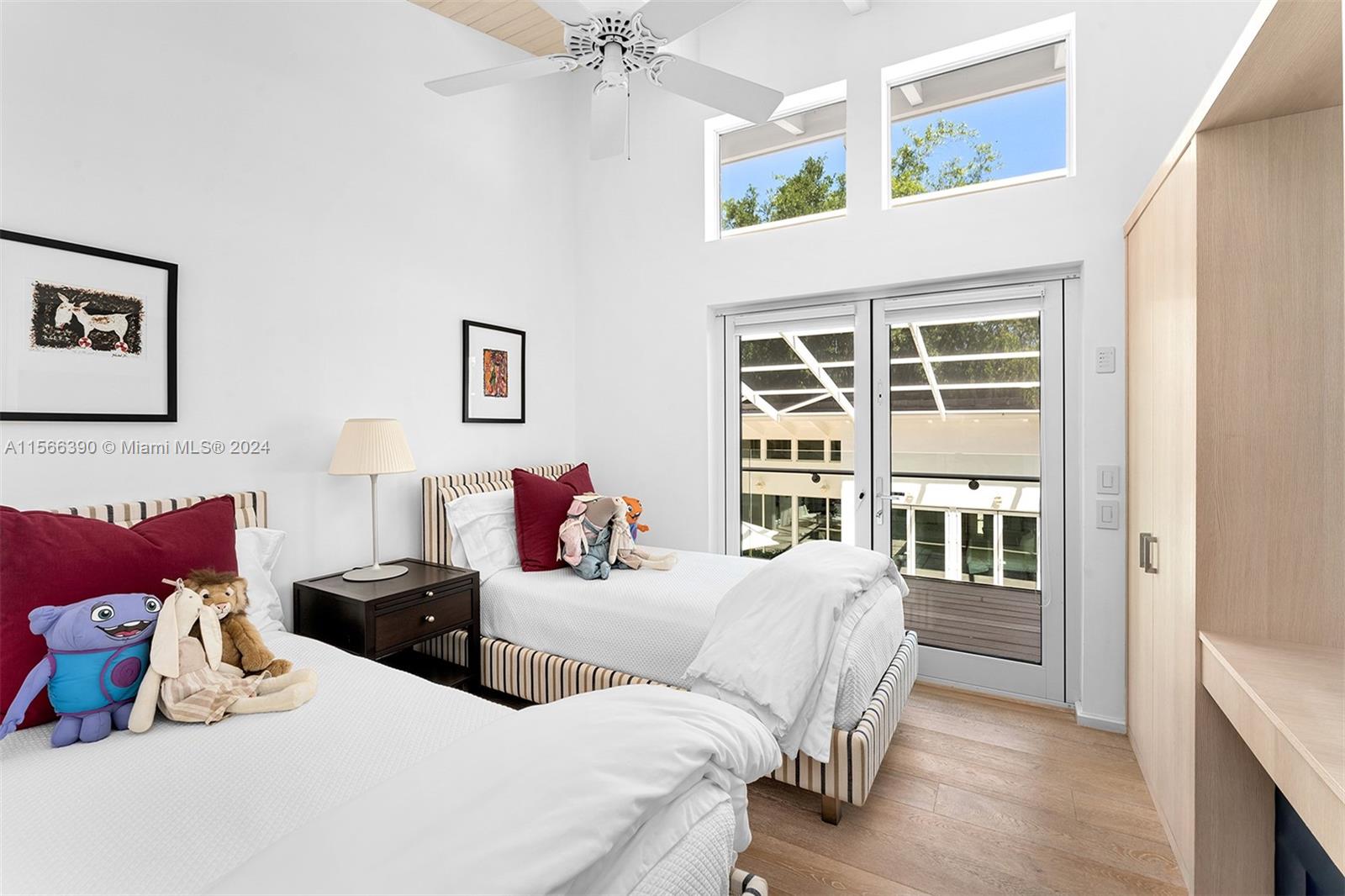THE MOORINGS - Residential