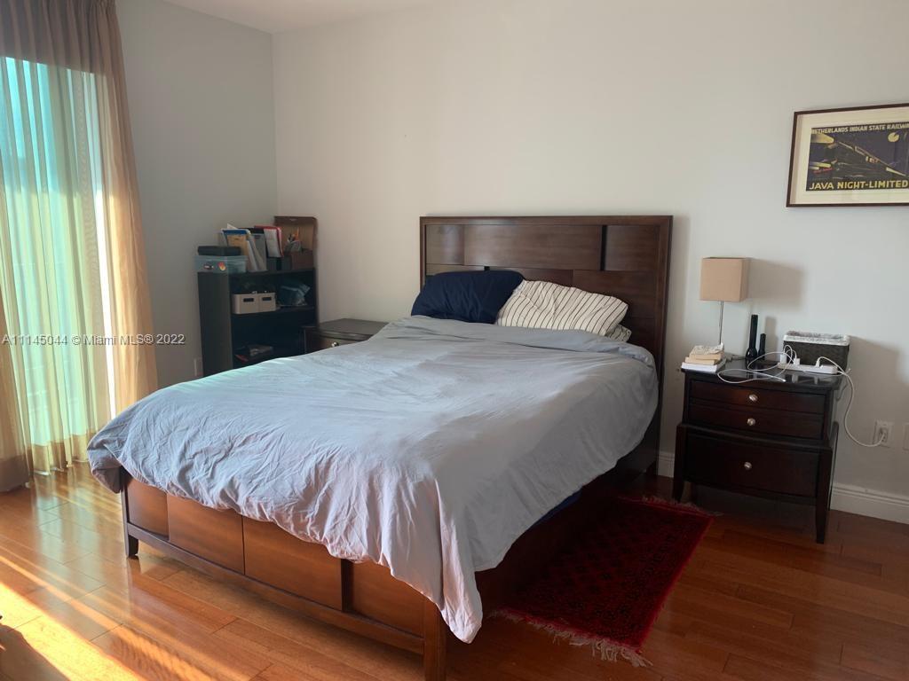 IVY CONDO - Residential