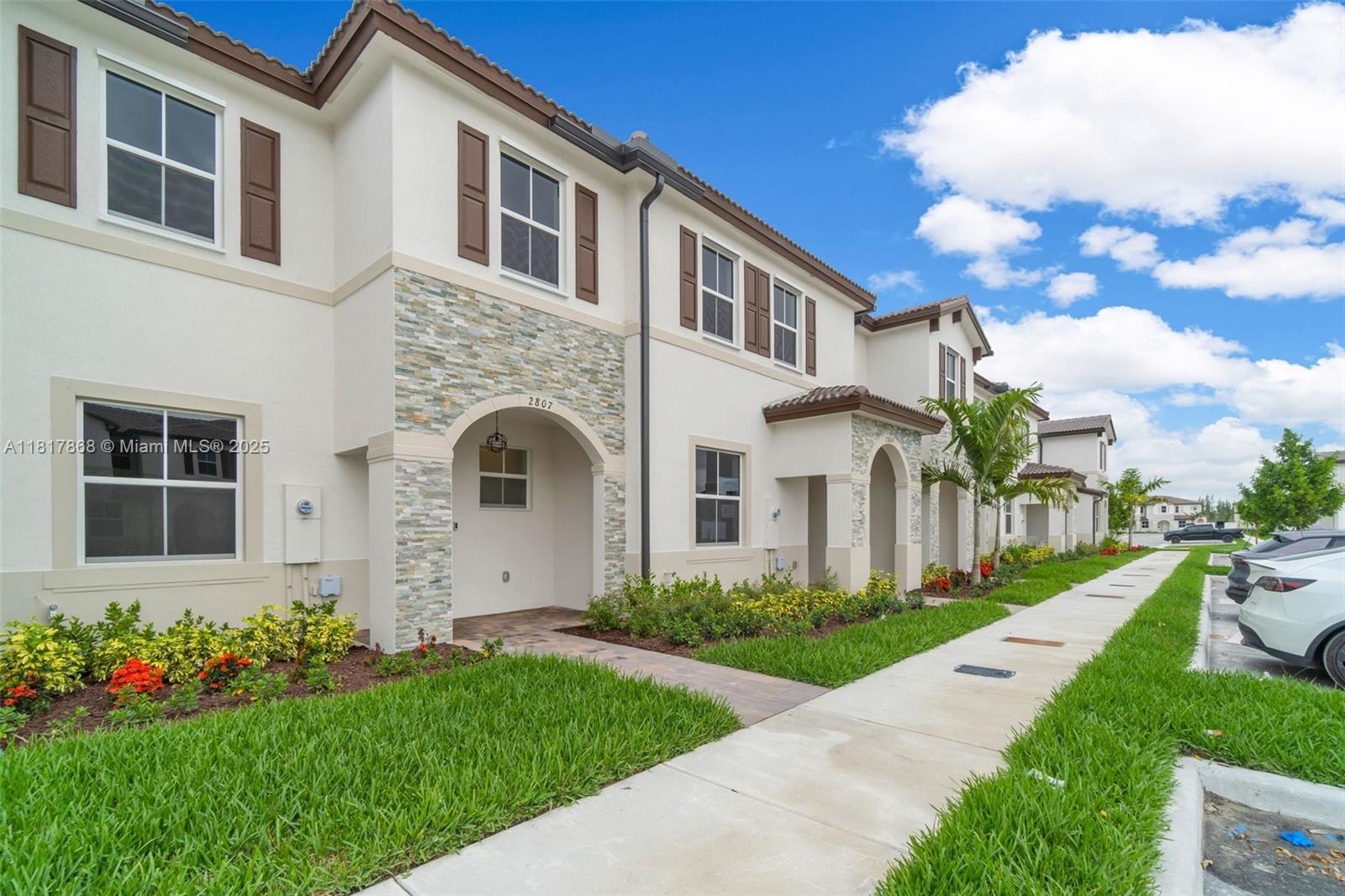 ALTAMIRA - Residential Lease
