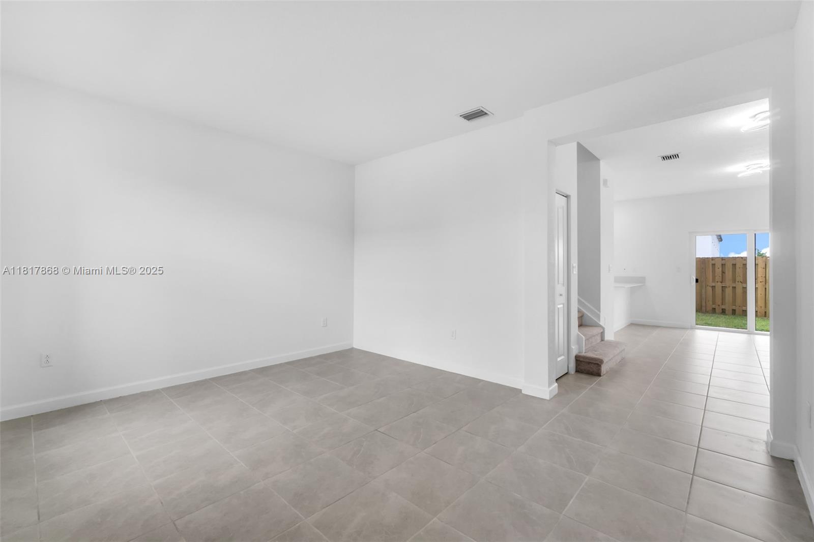 ALTAMIRA - Residential Lease