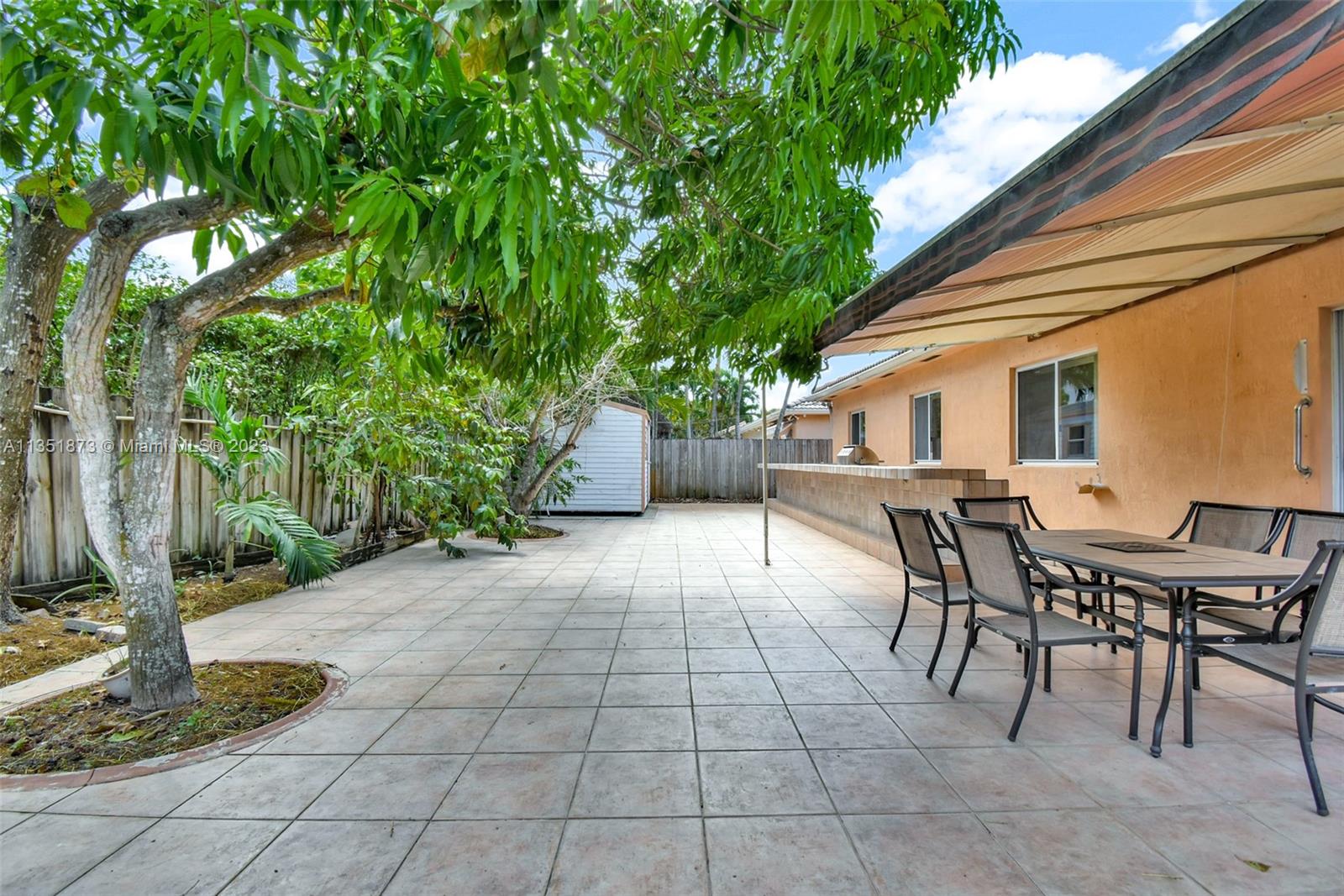 GENESIS OAK GARDENS - Residential