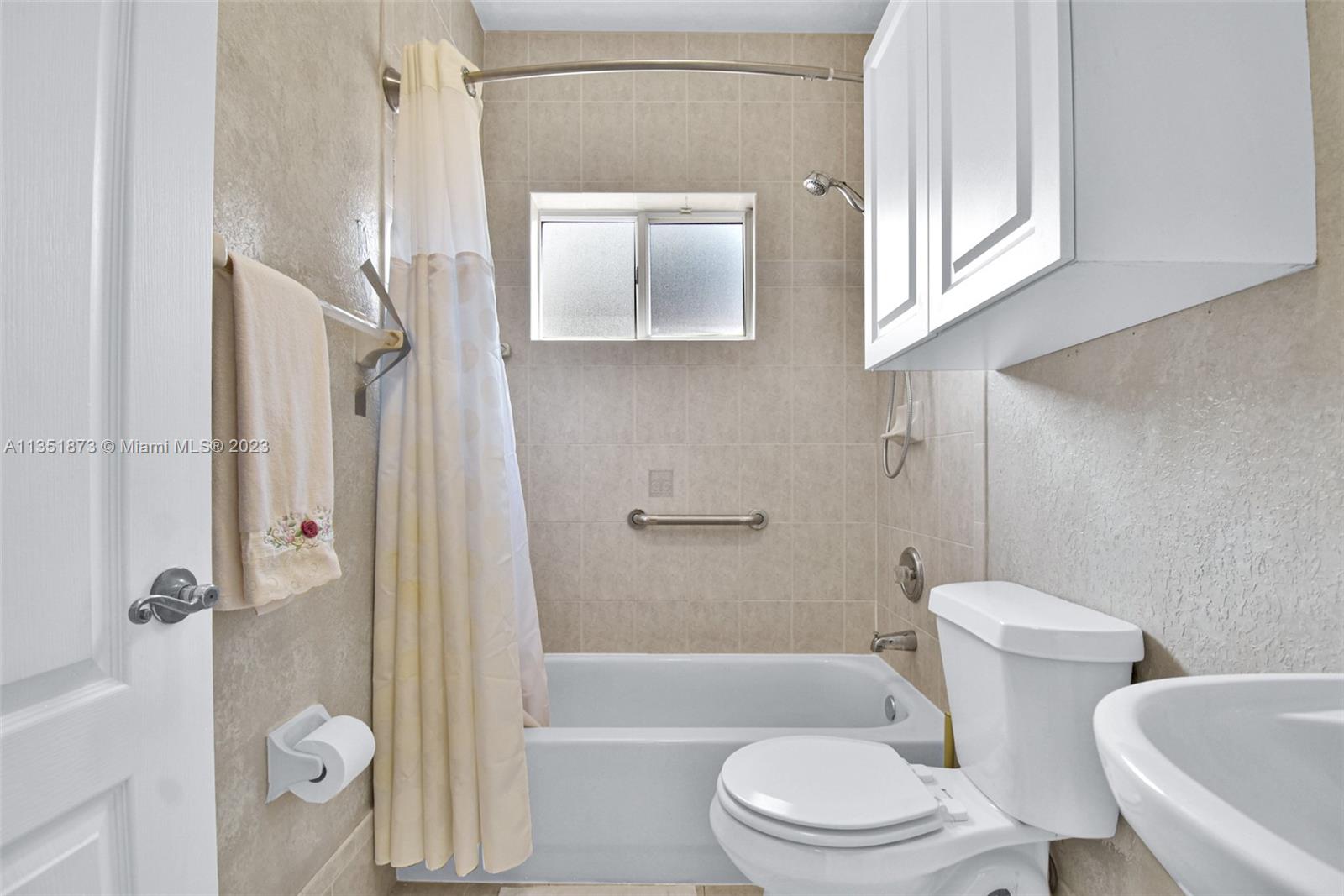 GENESIS OAK GARDENS - Residential
