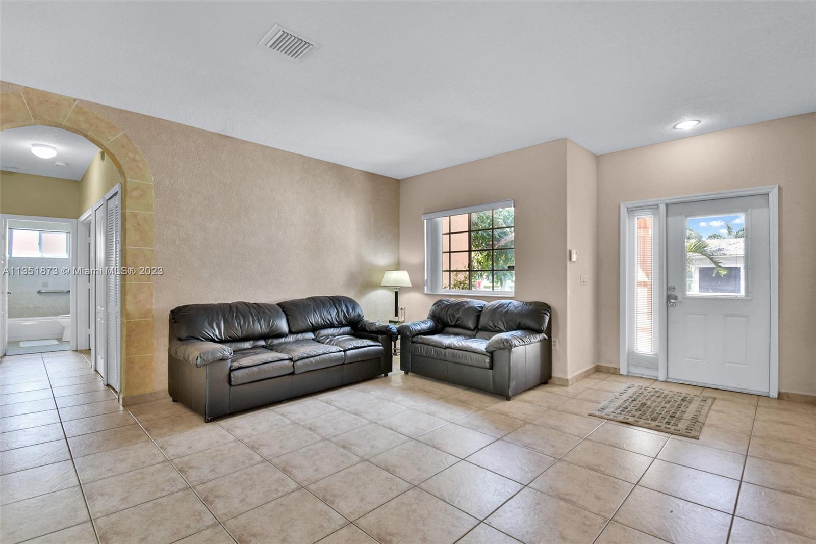 GENESIS OAK GARDENS - Residential