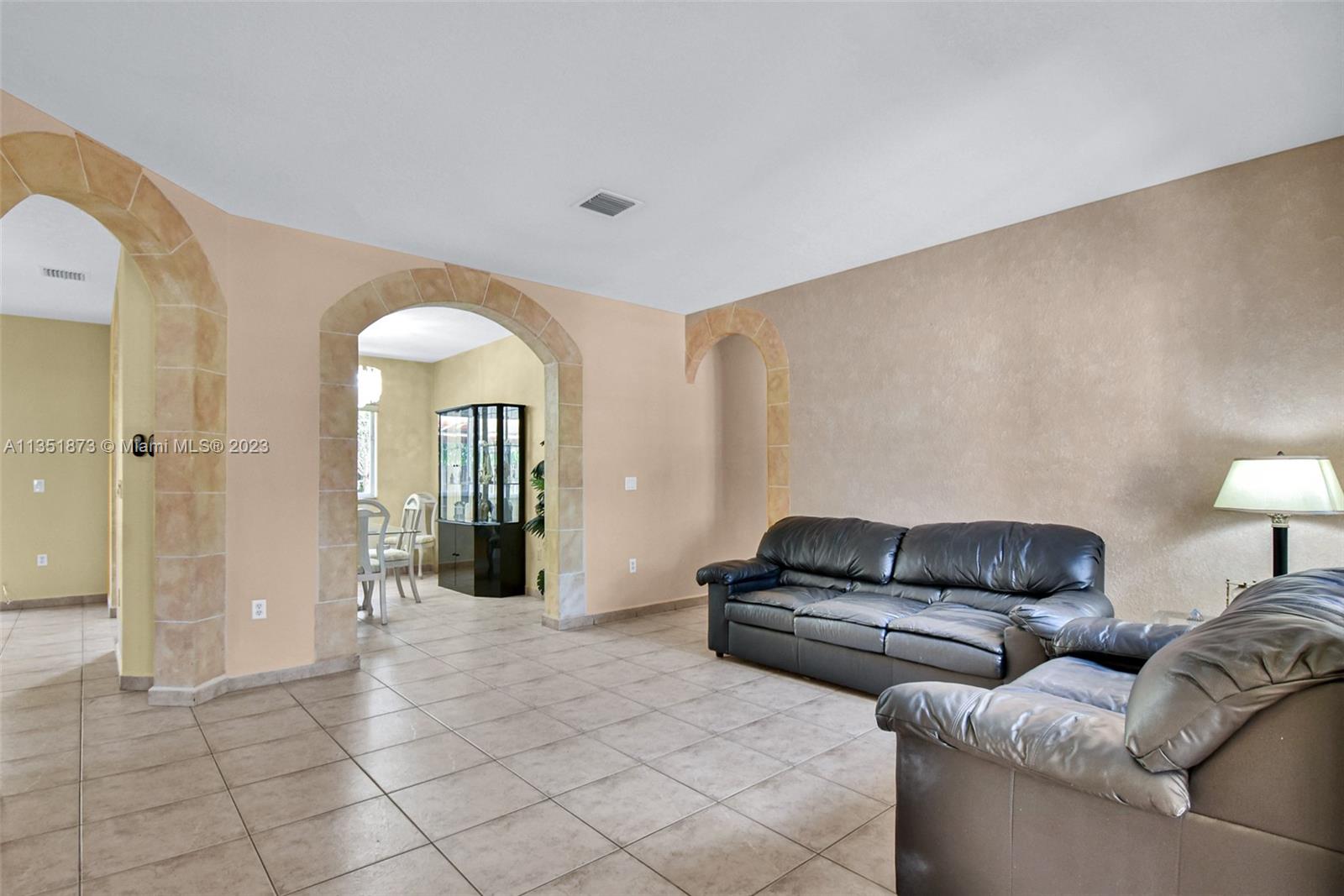 GENESIS OAK GARDENS - Residential