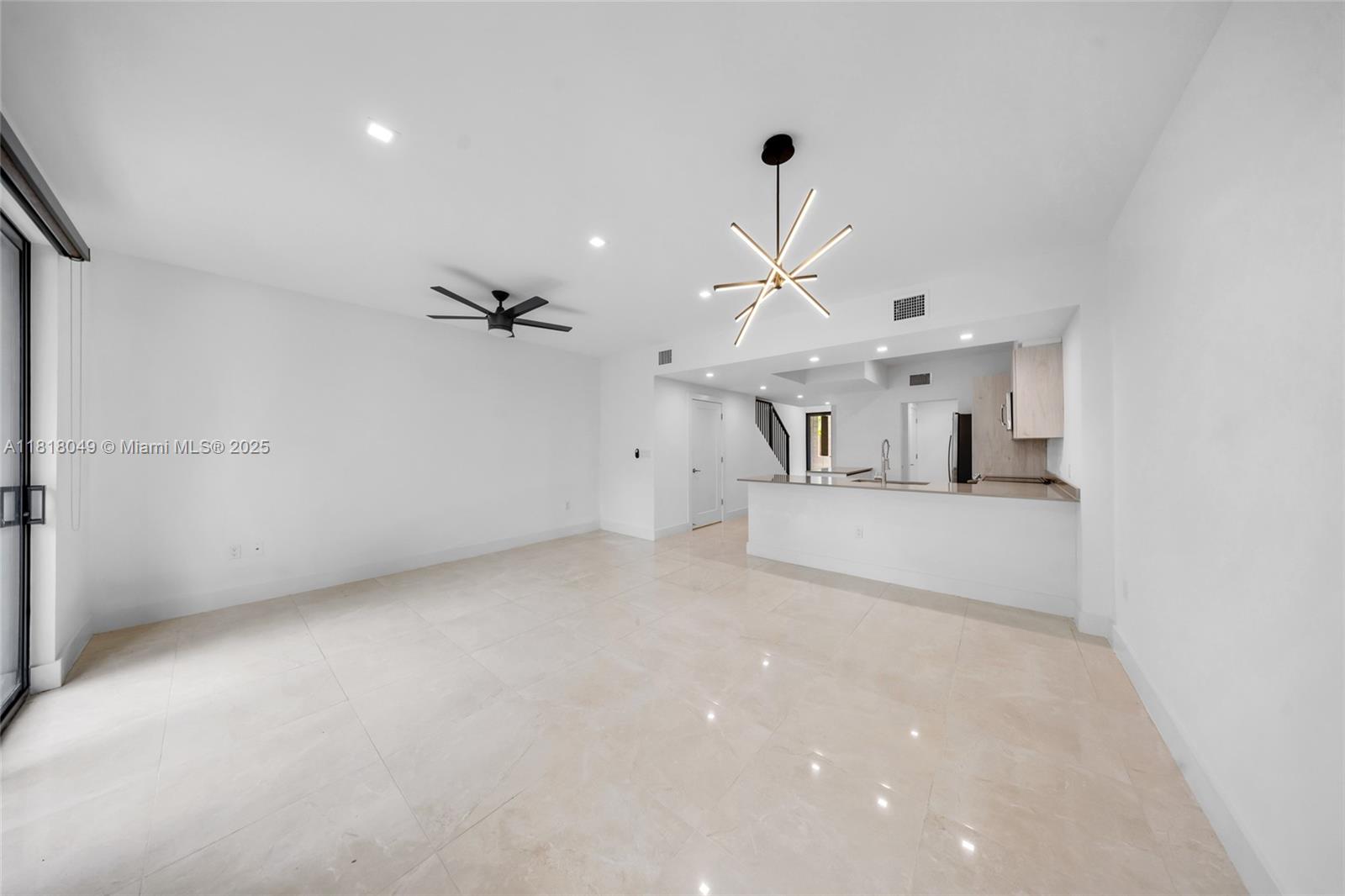 OAKS PLACE - Residential Lease