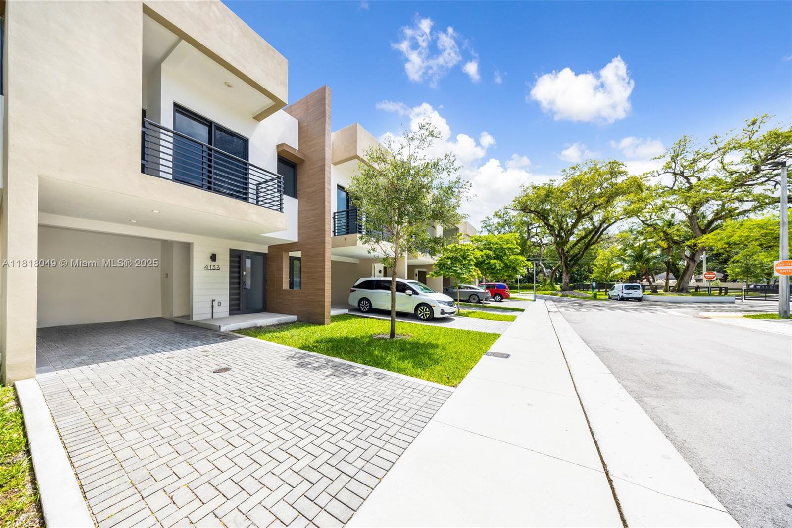 OAKS PLACE - Residential Lease