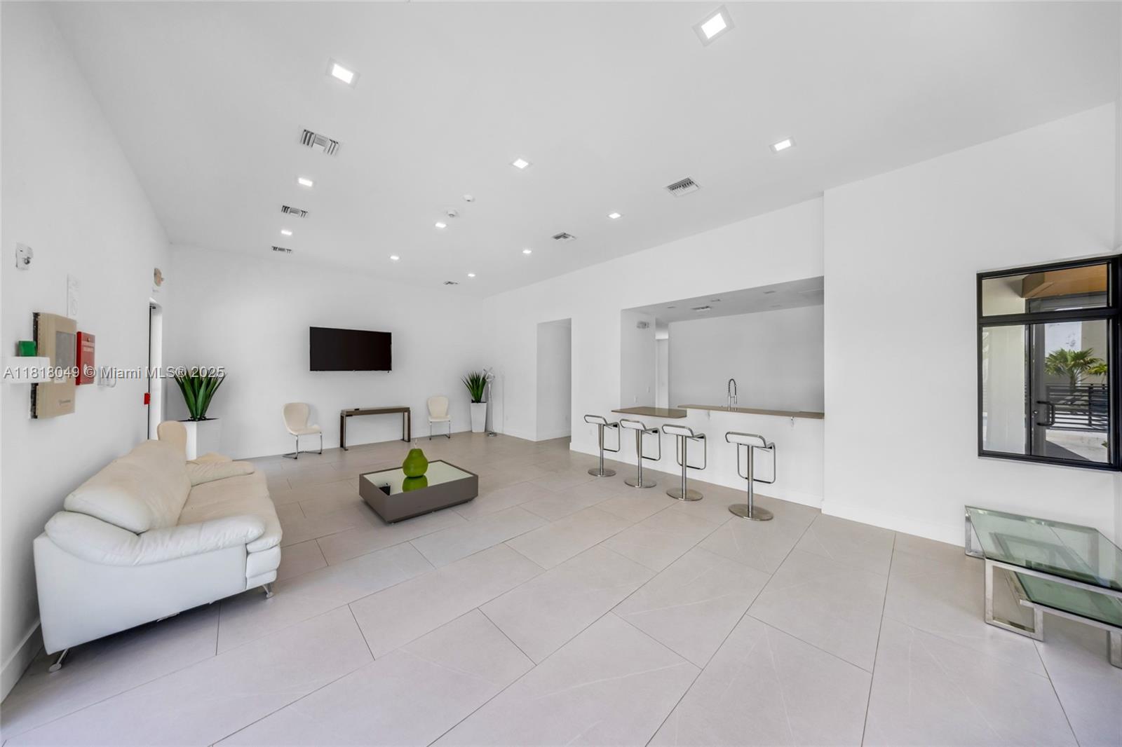 OAKS PLACE - Residential Lease