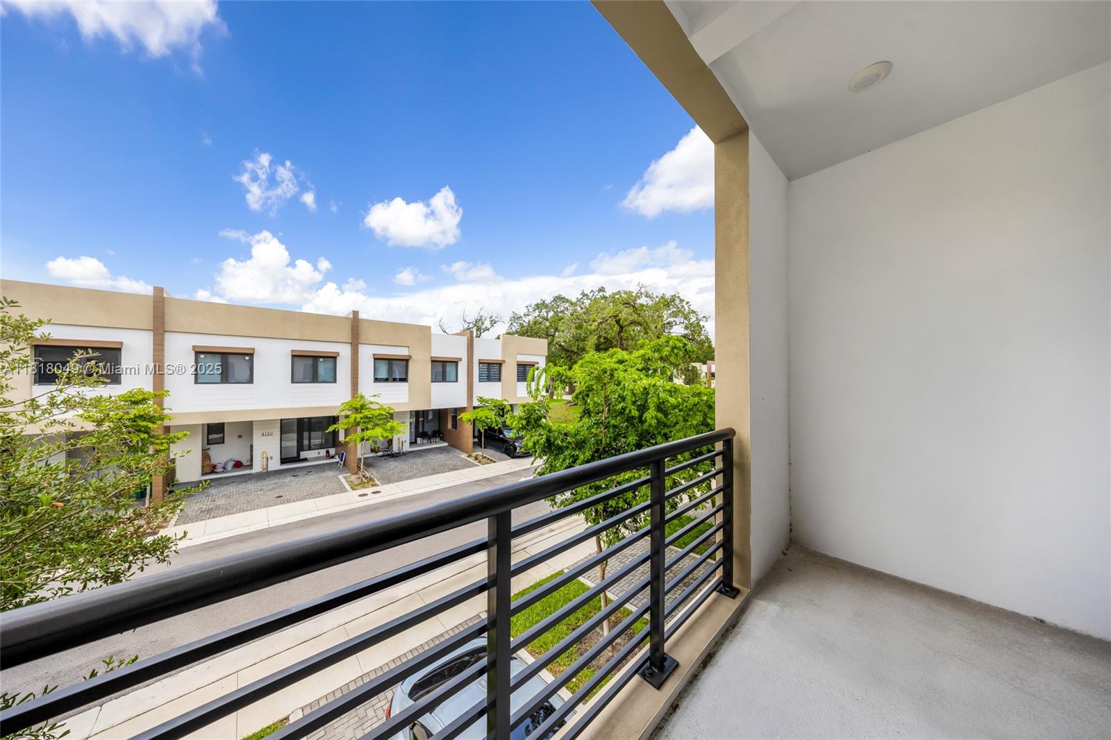OAKS PLACE - Residential Lease