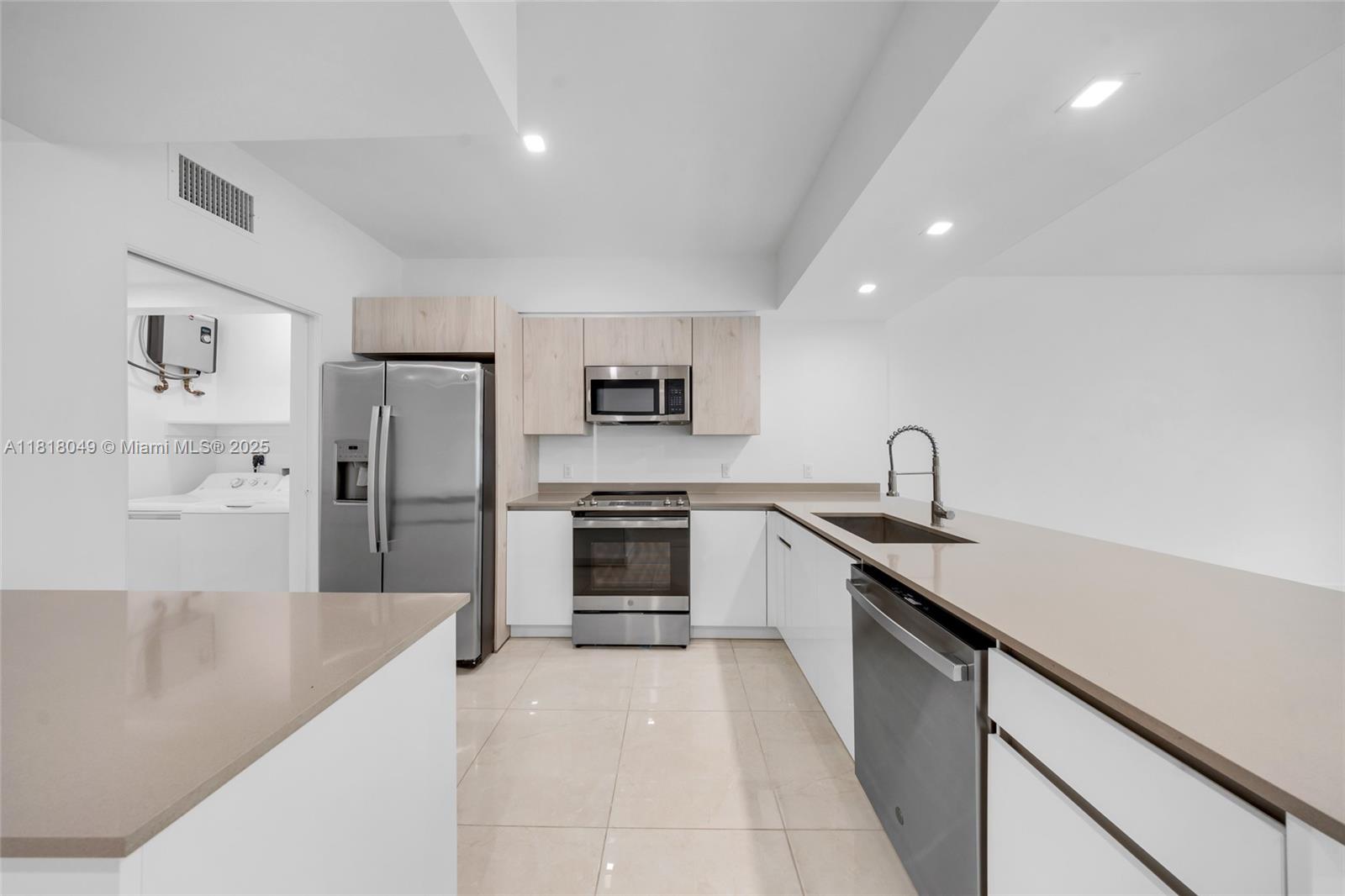 OAKS PLACE - Residential Lease