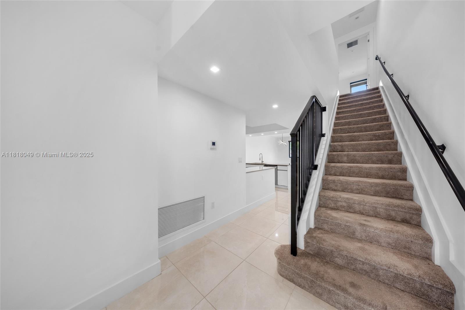 OAKS PLACE - Residential Lease
