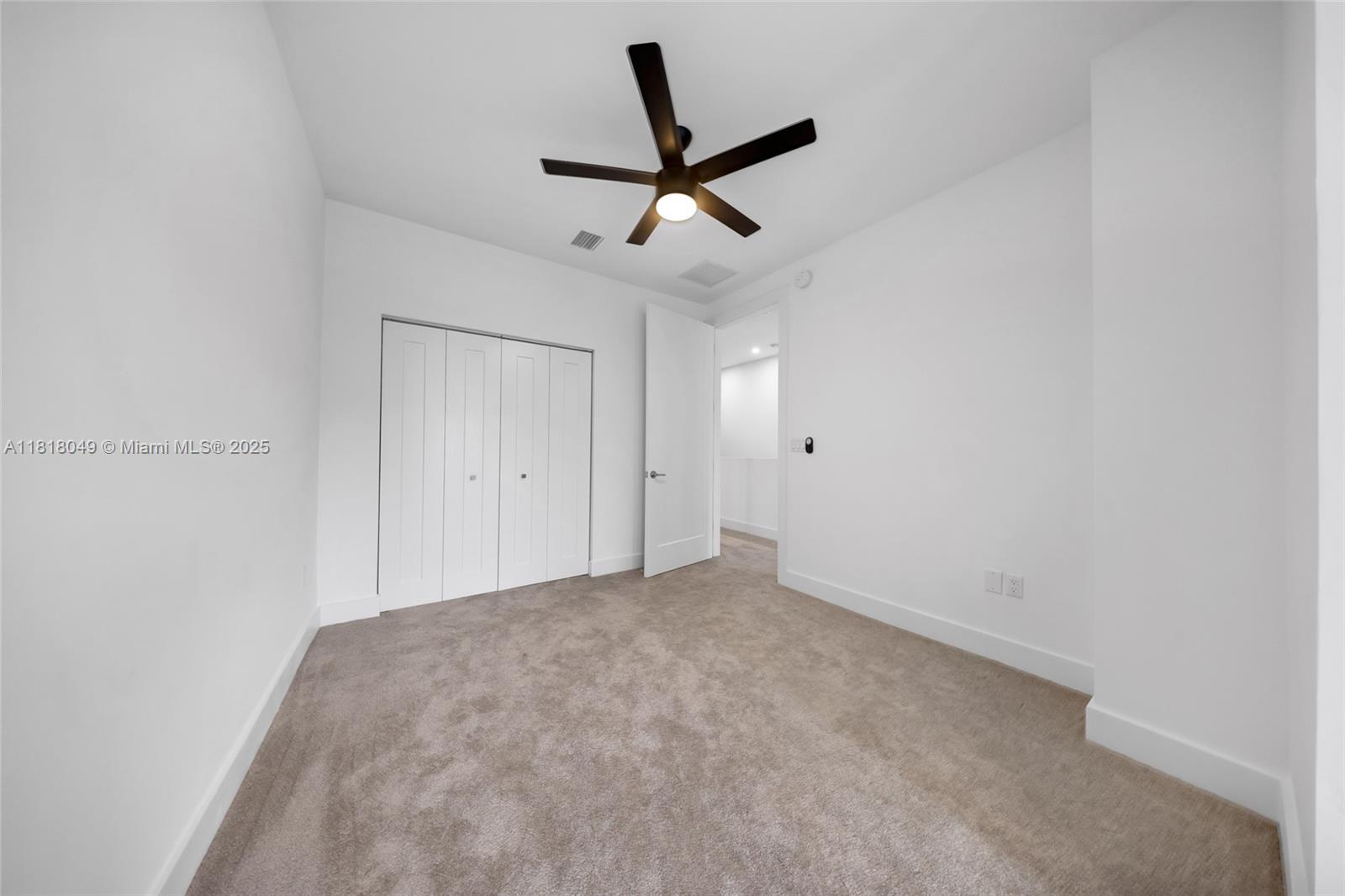 OAKS PLACE - Residential Lease