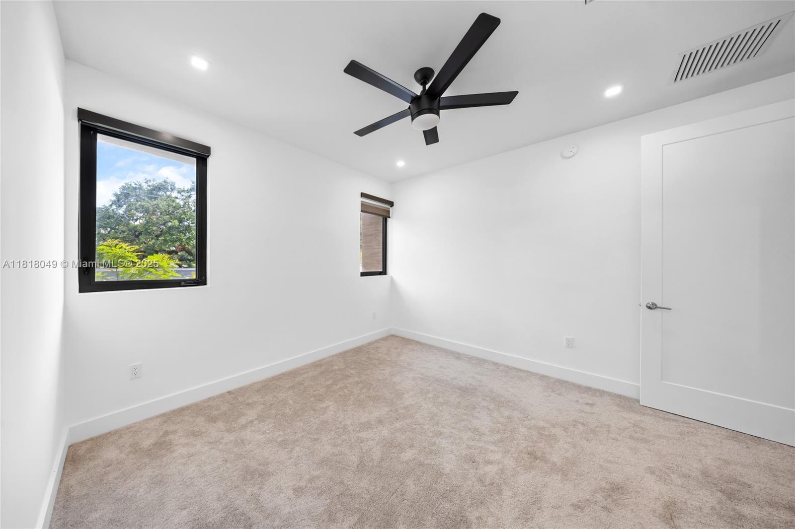 OAKS PLACE - Residential Lease