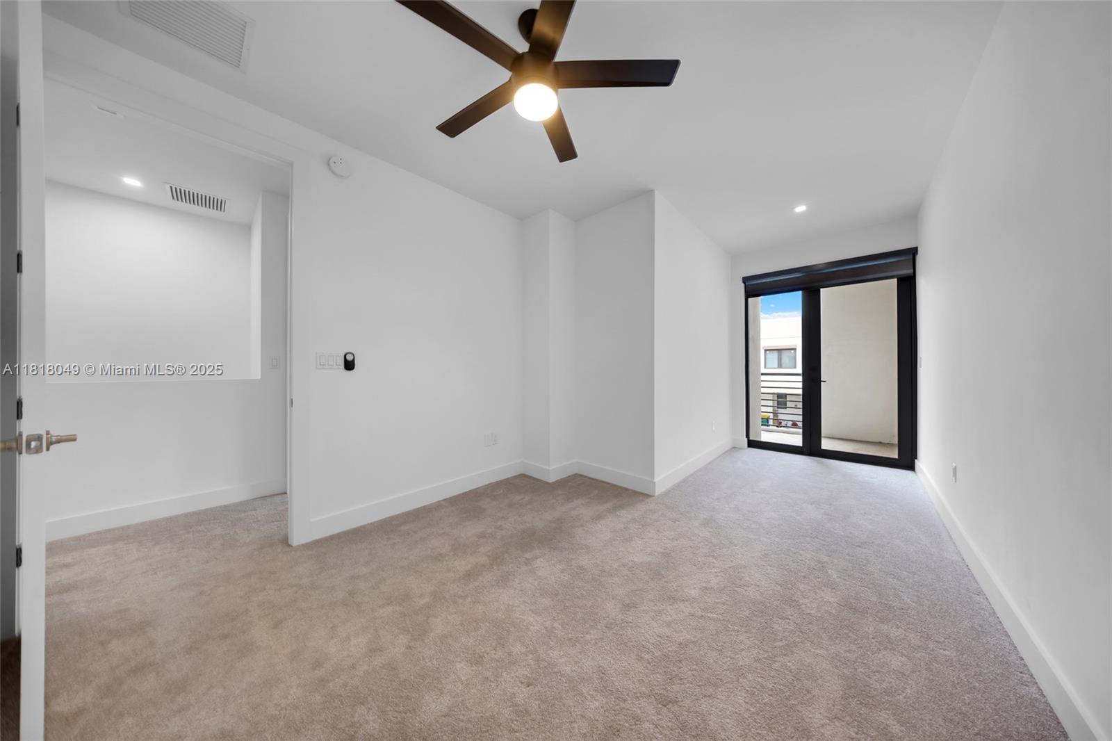 OAKS PLACE - Residential Lease