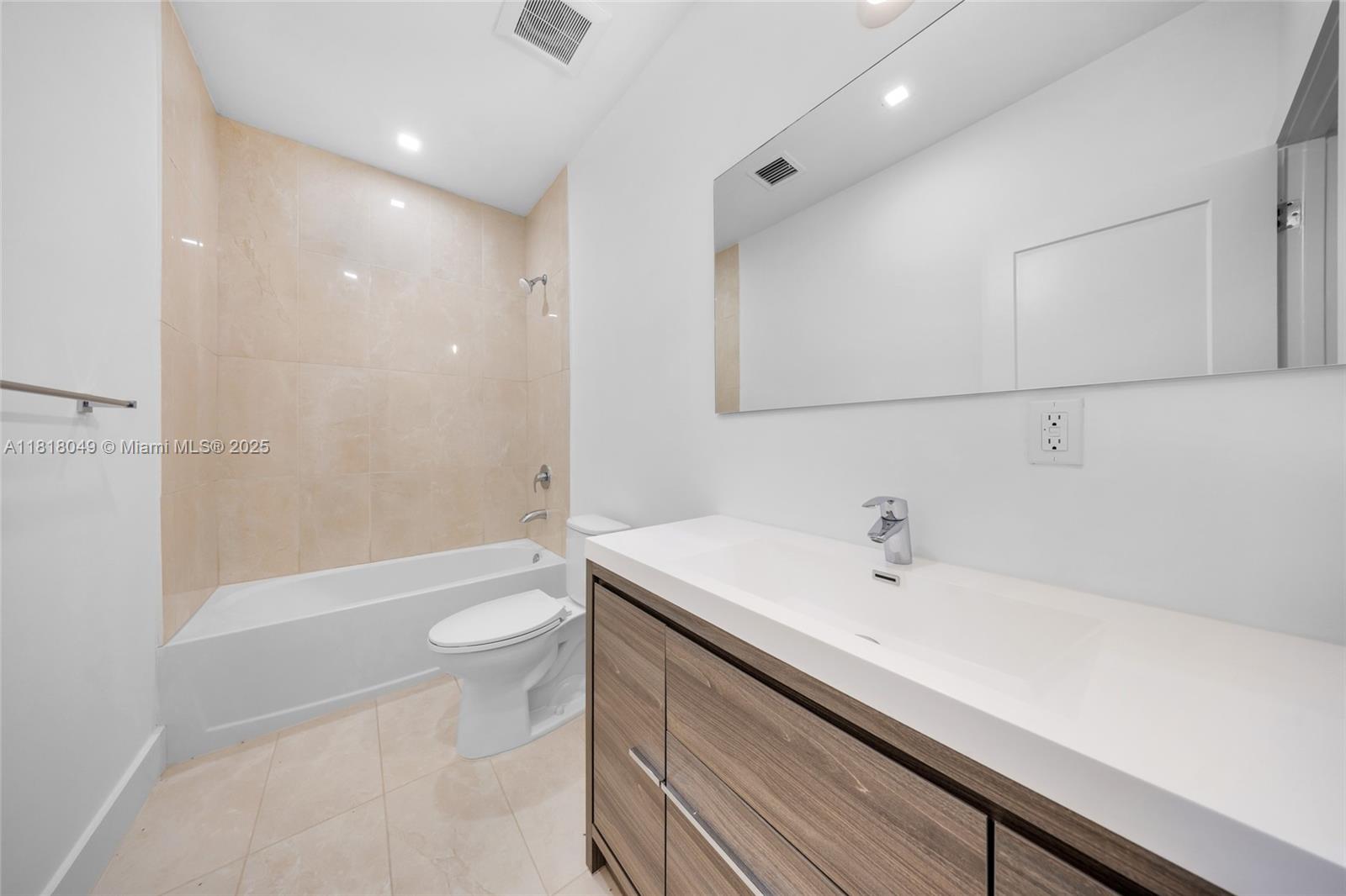 OAKS PLACE - Residential Lease