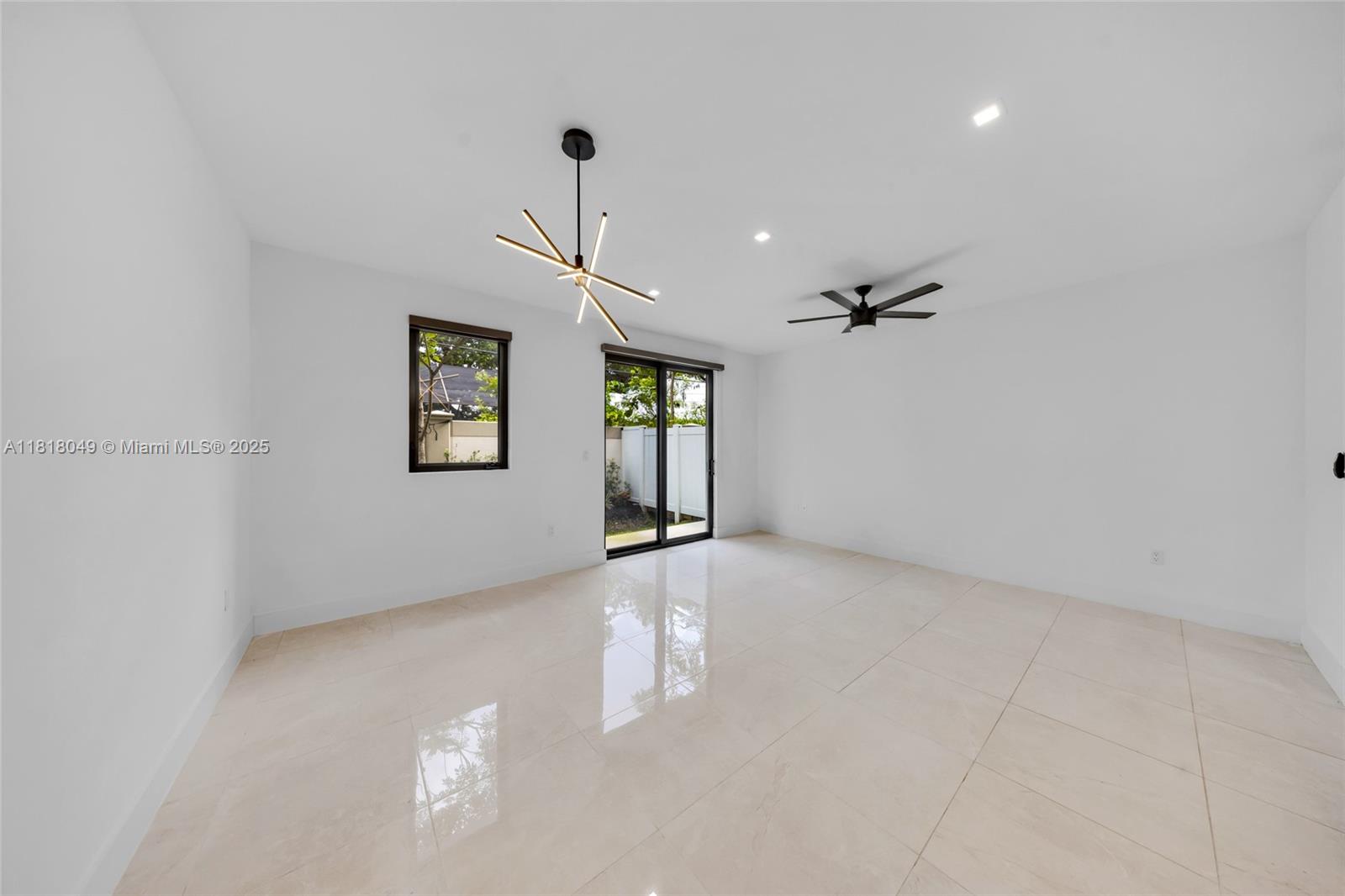 OAKS PLACE - Residential Lease