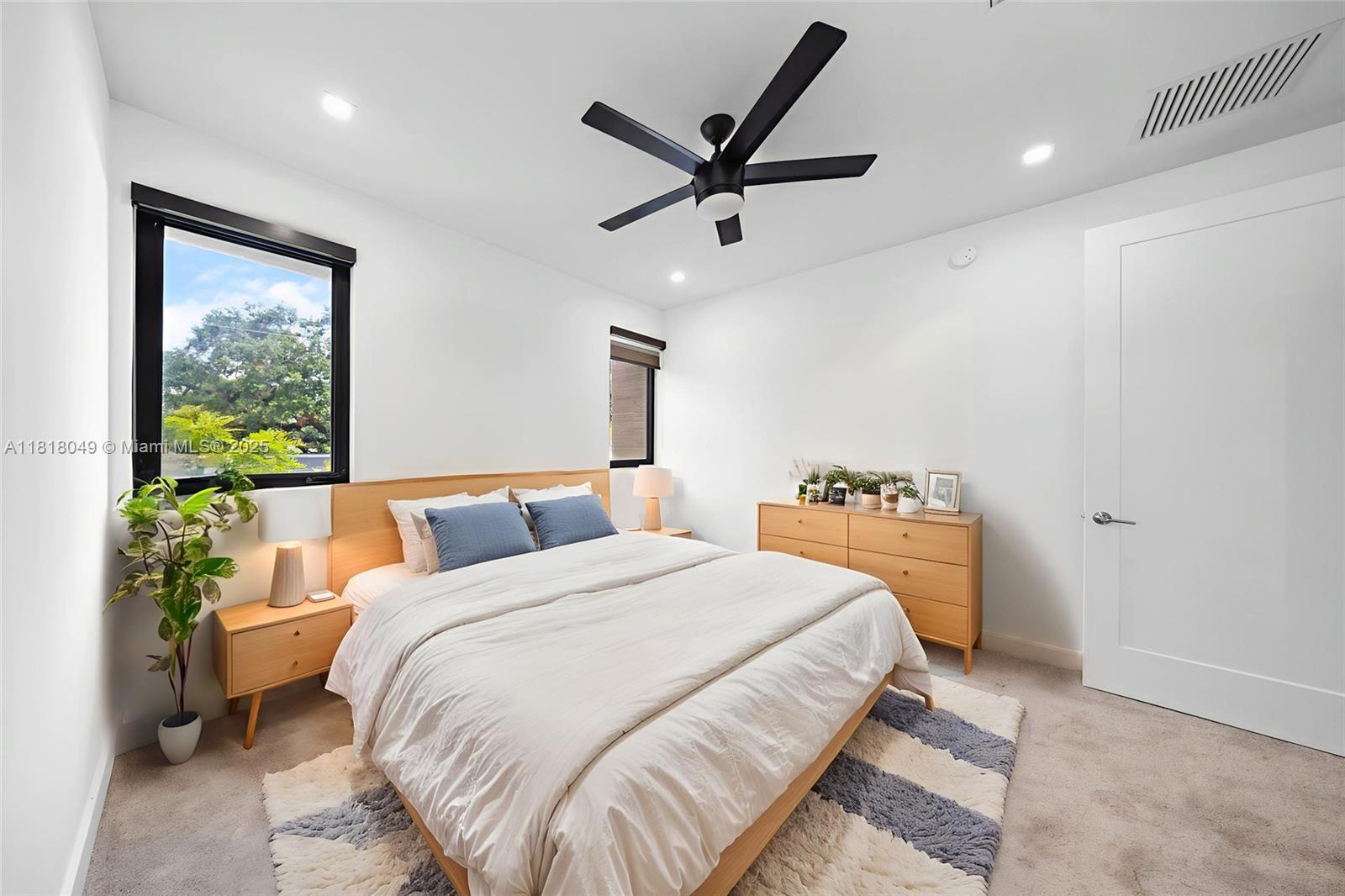 OAKS PLACE - Residential Lease