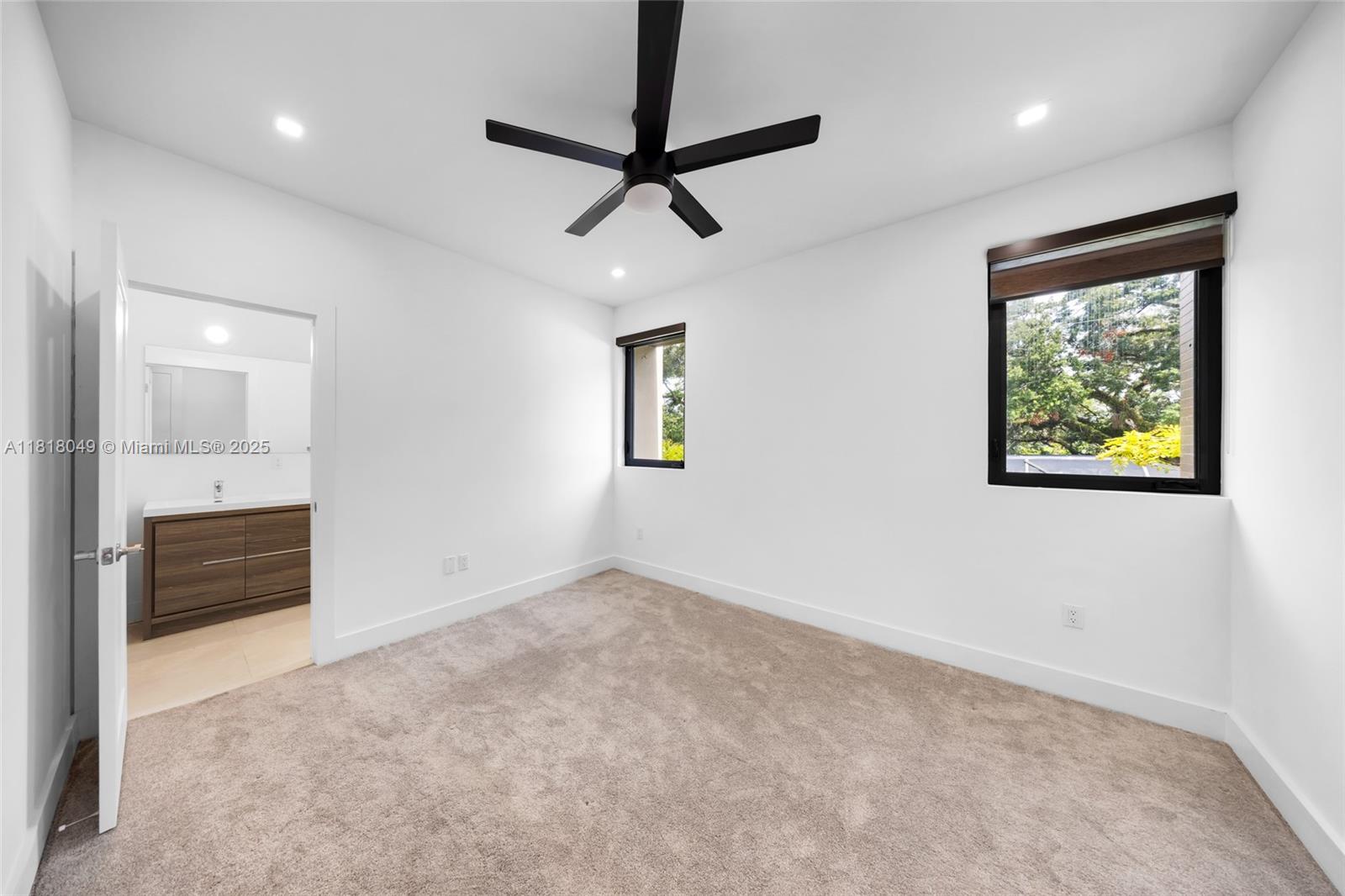 OAKS PLACE - Residential Lease